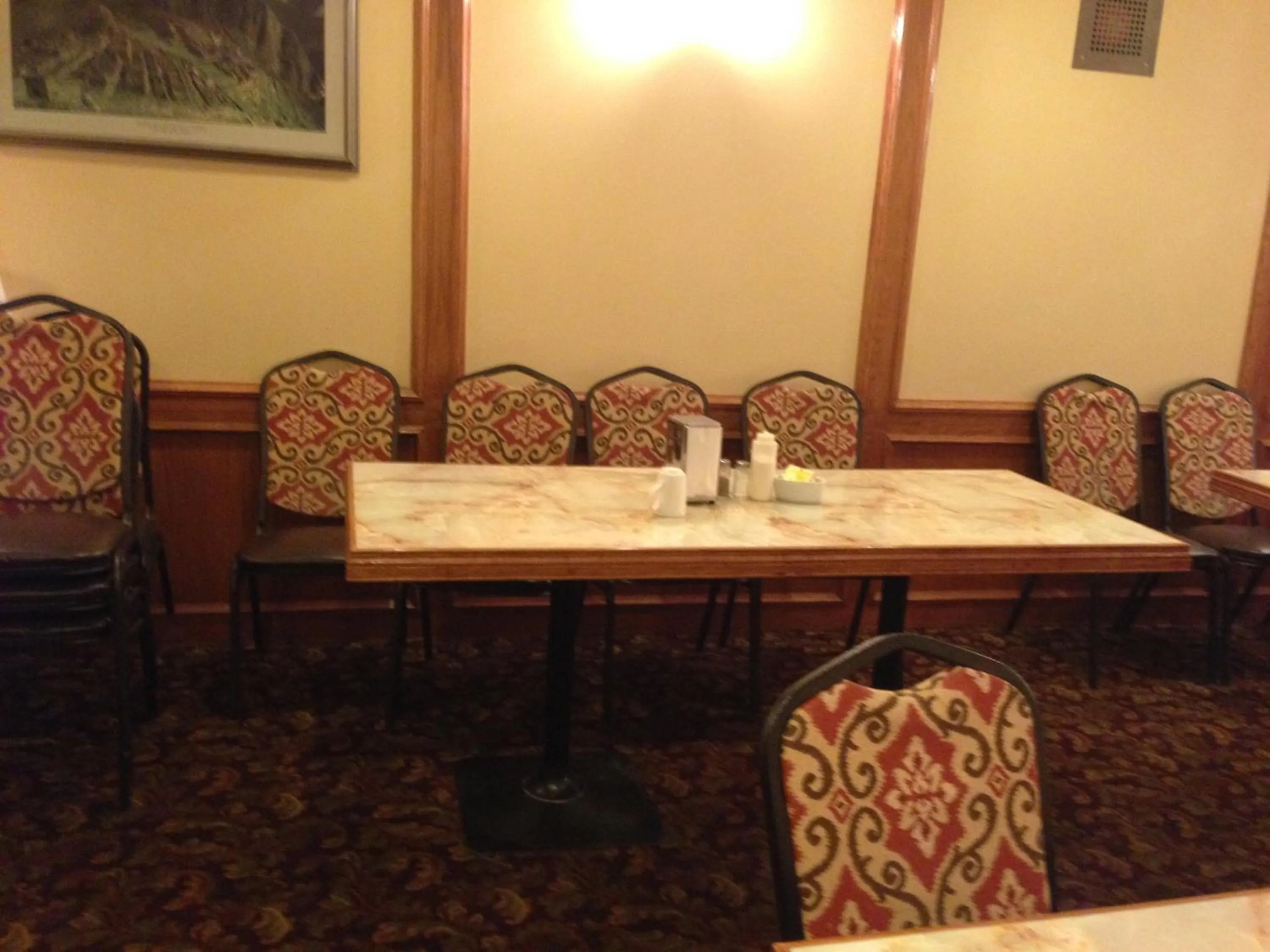 Dining area in Sundre Motor Inn