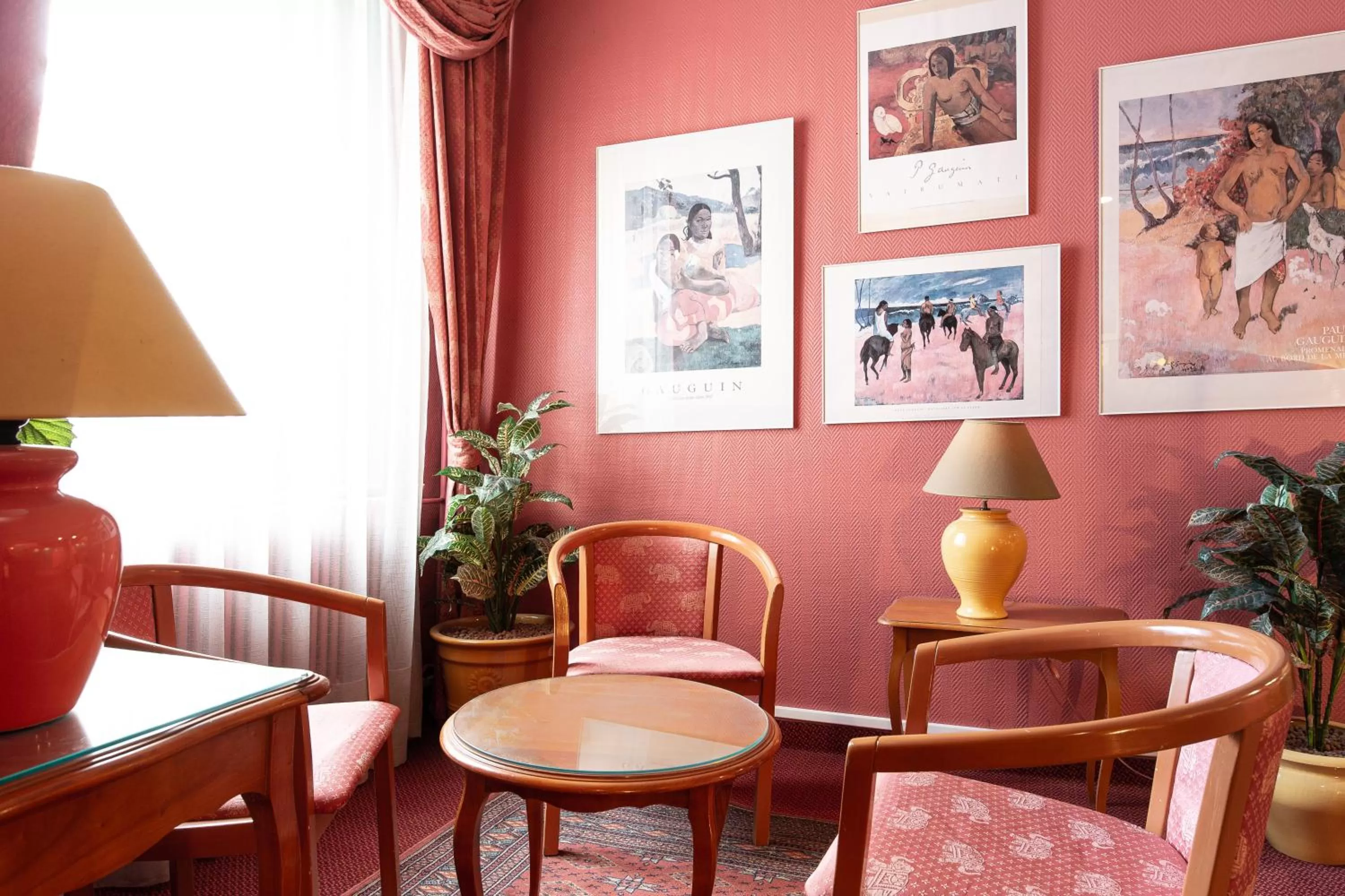 Property building in Hotel De La Paix