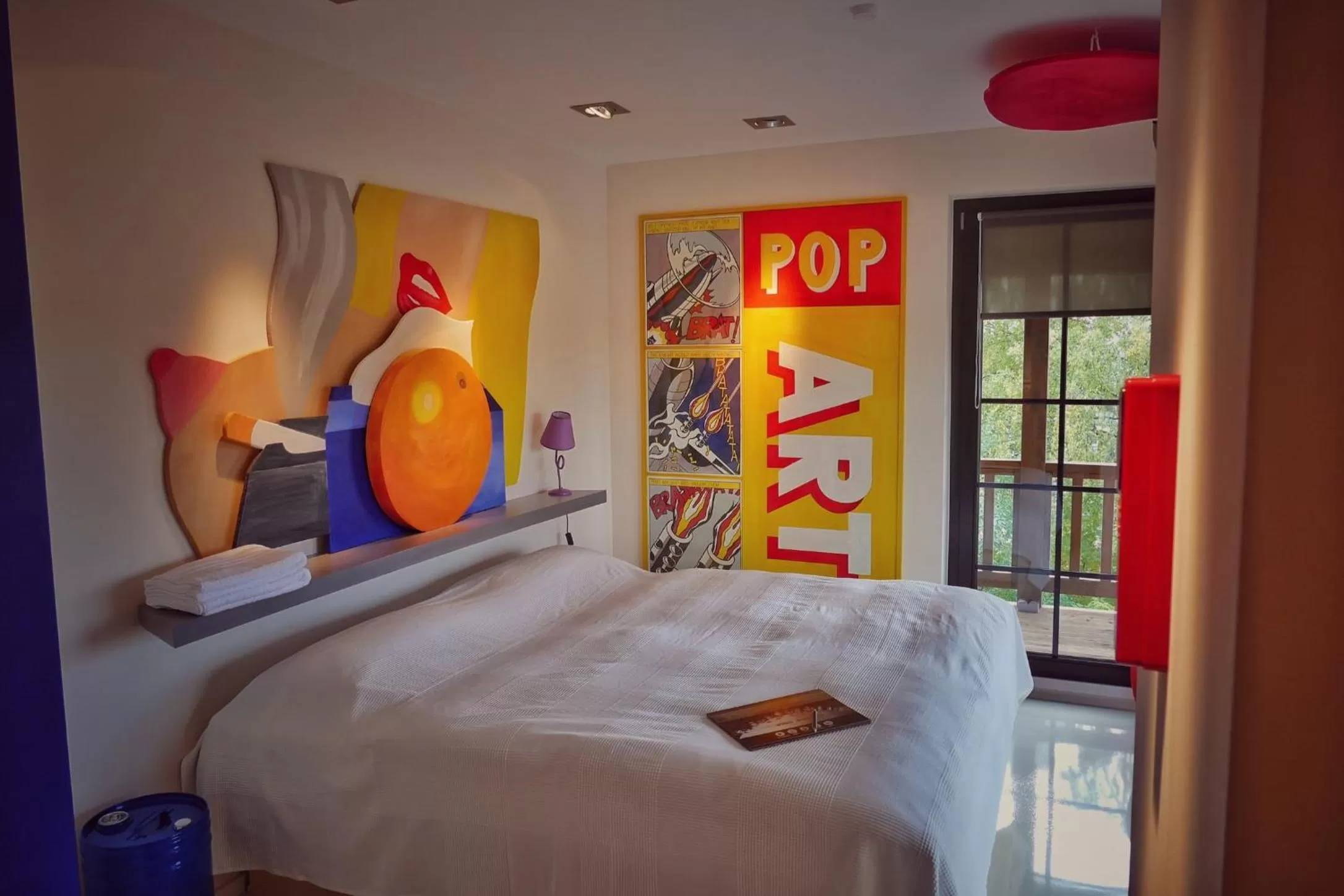 Photo of the whole room, Bed in Road Stop Mettmann