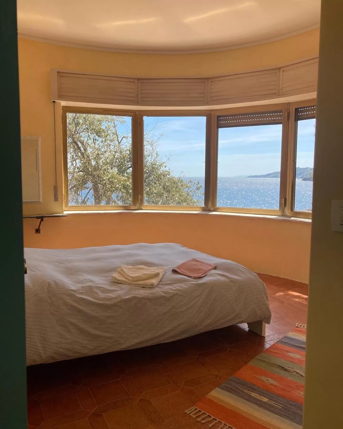 Bed in Aci Brezza di Mare