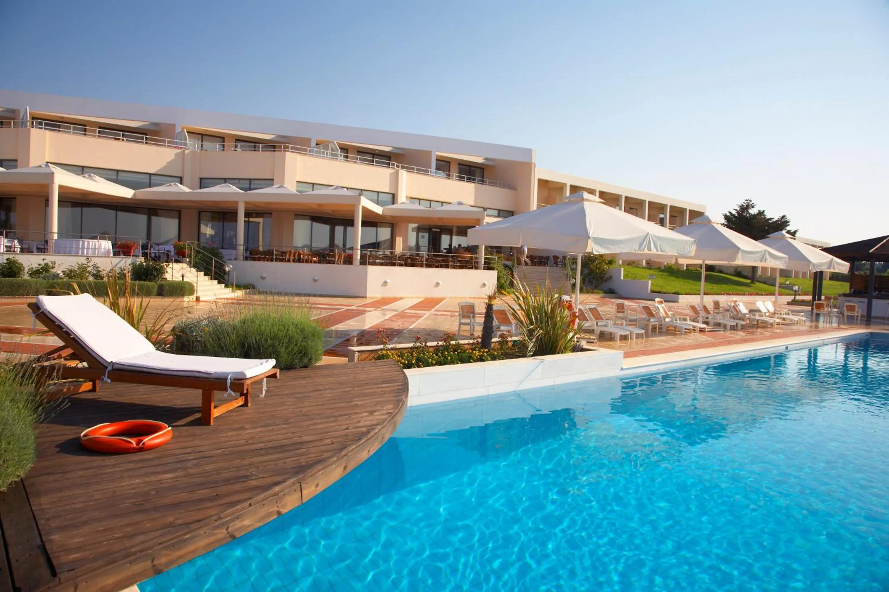 Swimming pool in Ramada Plaza by Wyndham Thraki