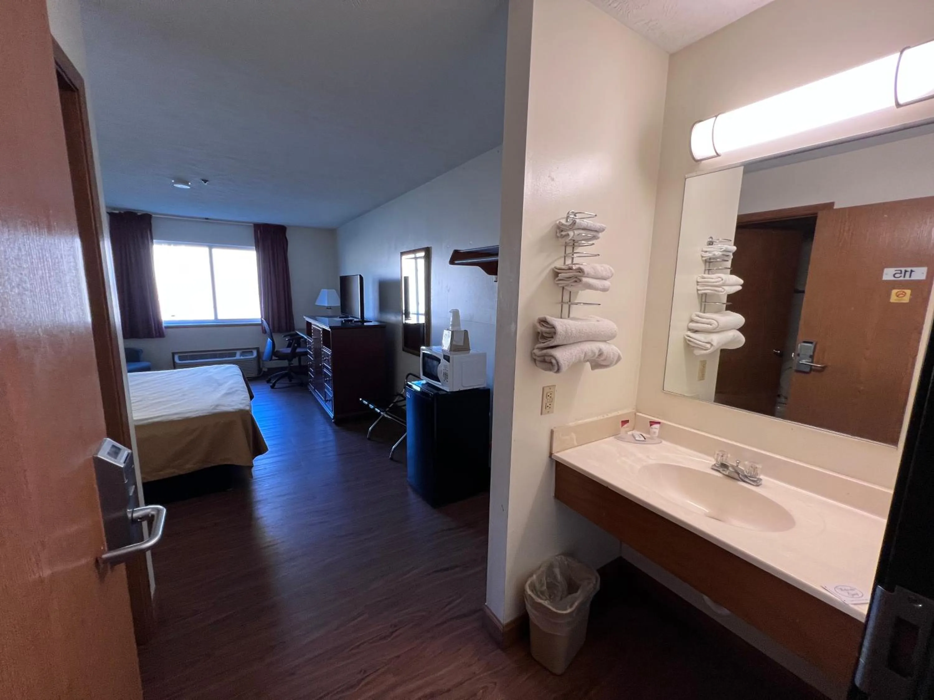 Bed in FairBridge Inn Express Chesterton