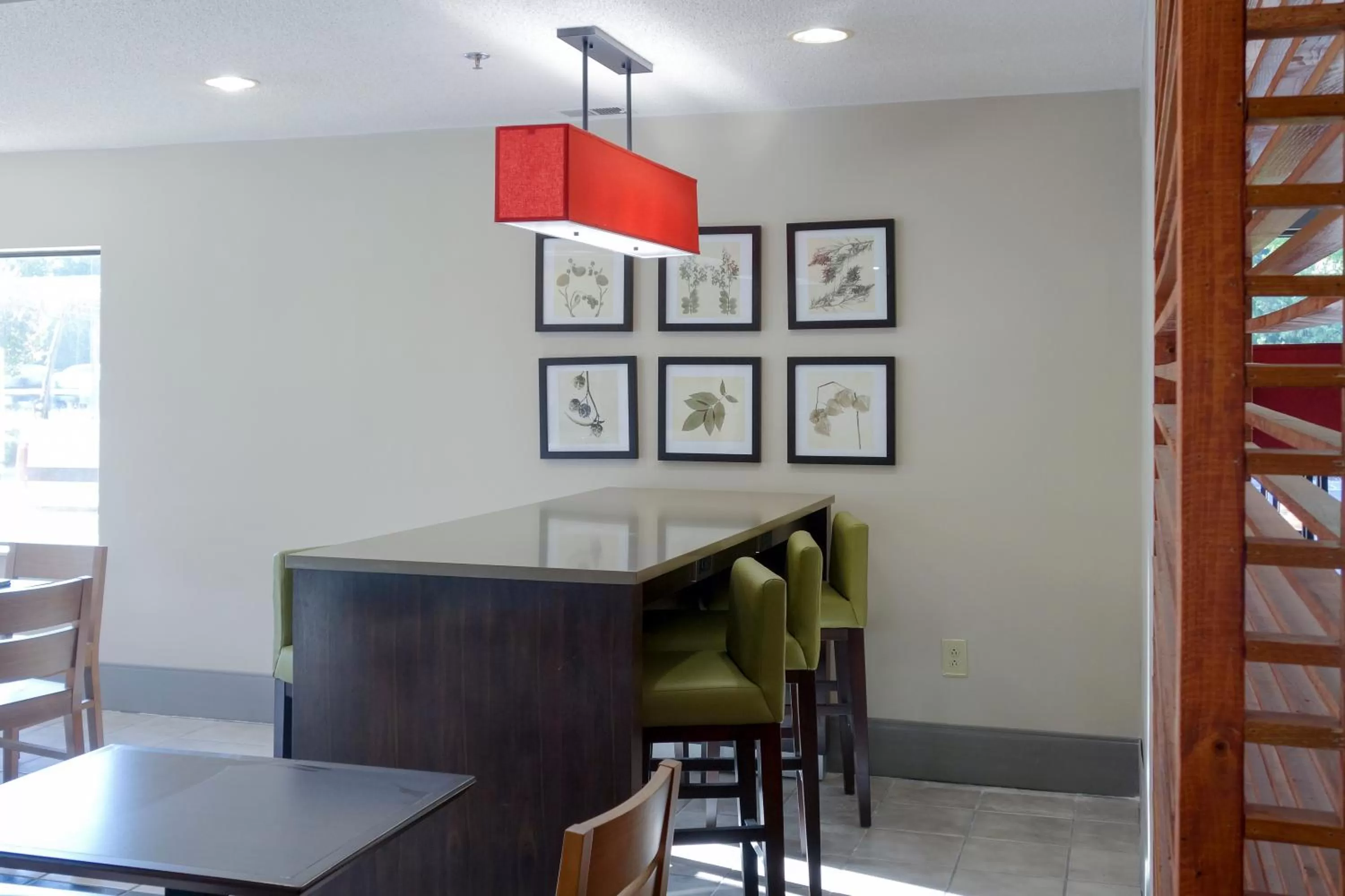 Dining area in Country Inn & Suites by Radisson, Dahlgren-King George, VA