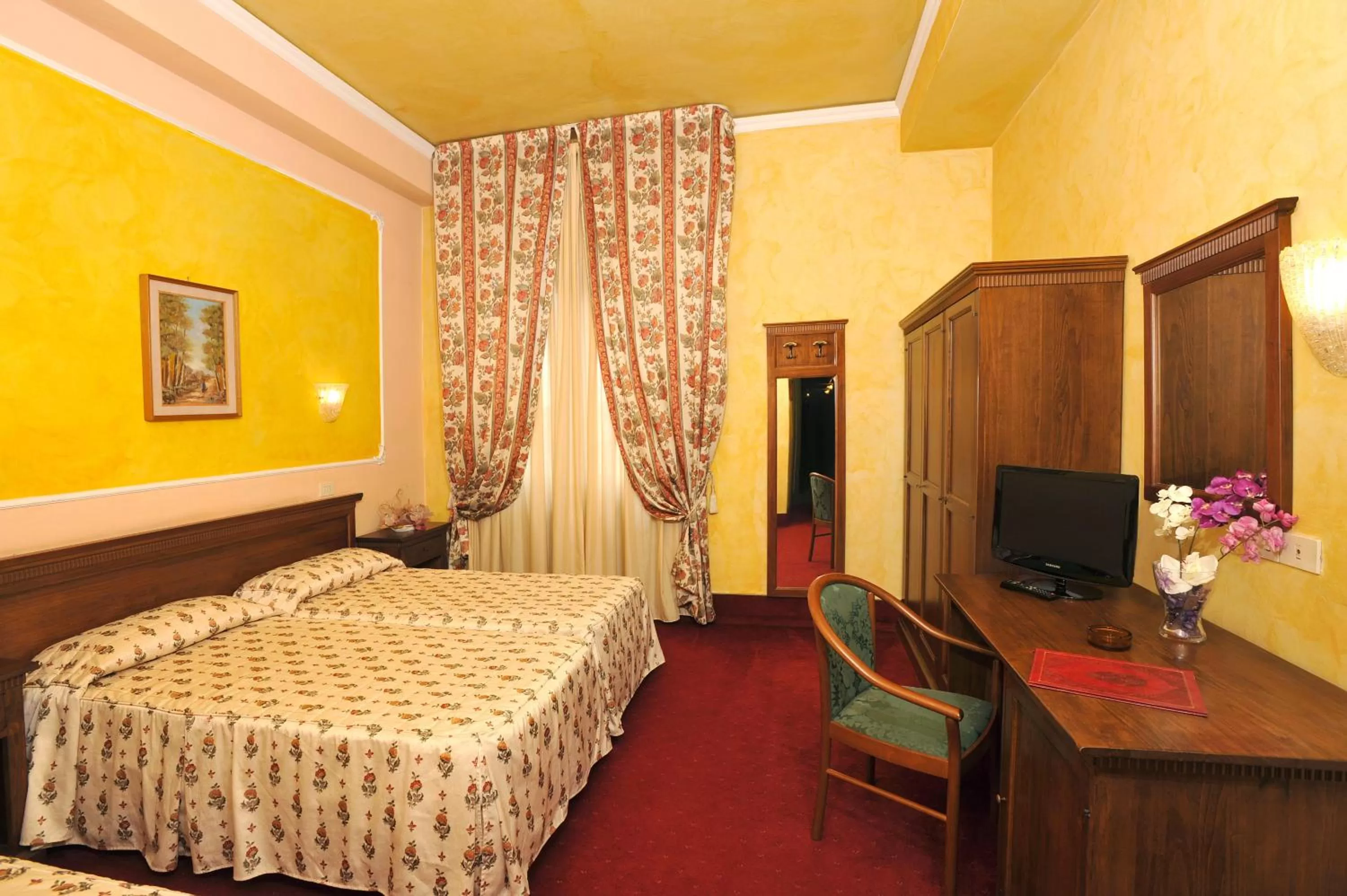 Bed in Hotel Minerva Palace