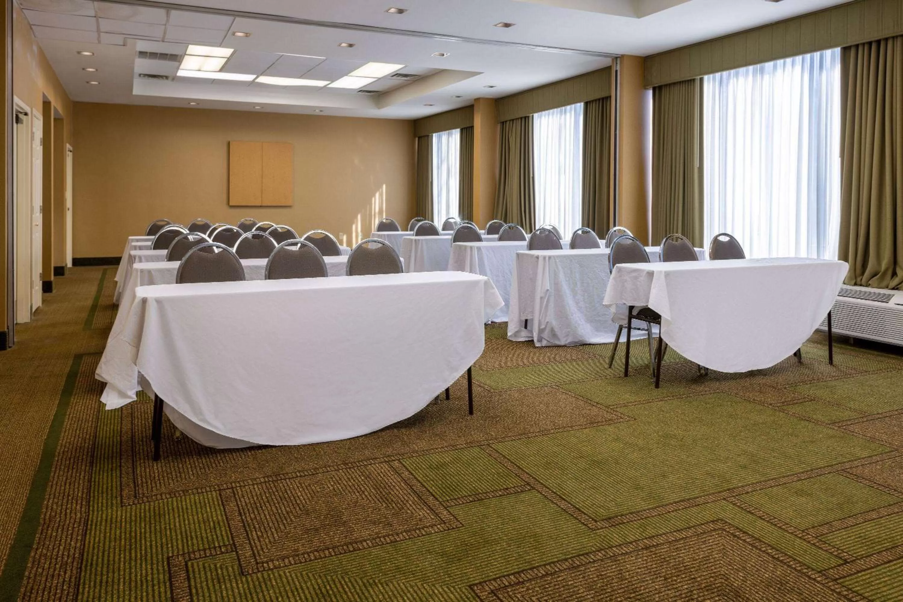 Meeting/conference room in La Quinta by Wyndham Kingsport Tri Cities Airport