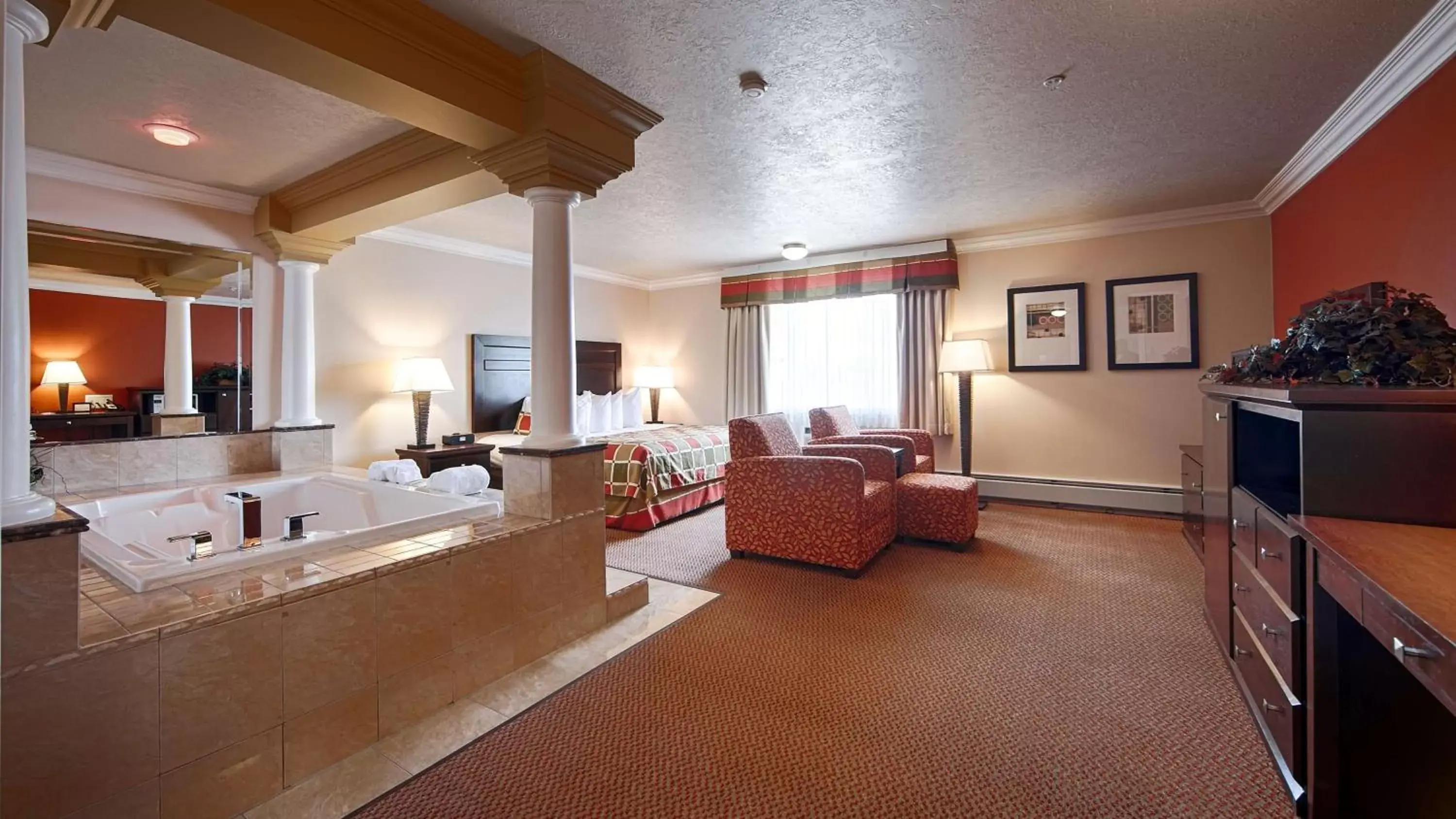 King Room - Non-Smoking in Best Western PLUS Mirage Hotel and Resort King Room - Non-Smoking in Best Western PLUS Mirage Hotel and Resort