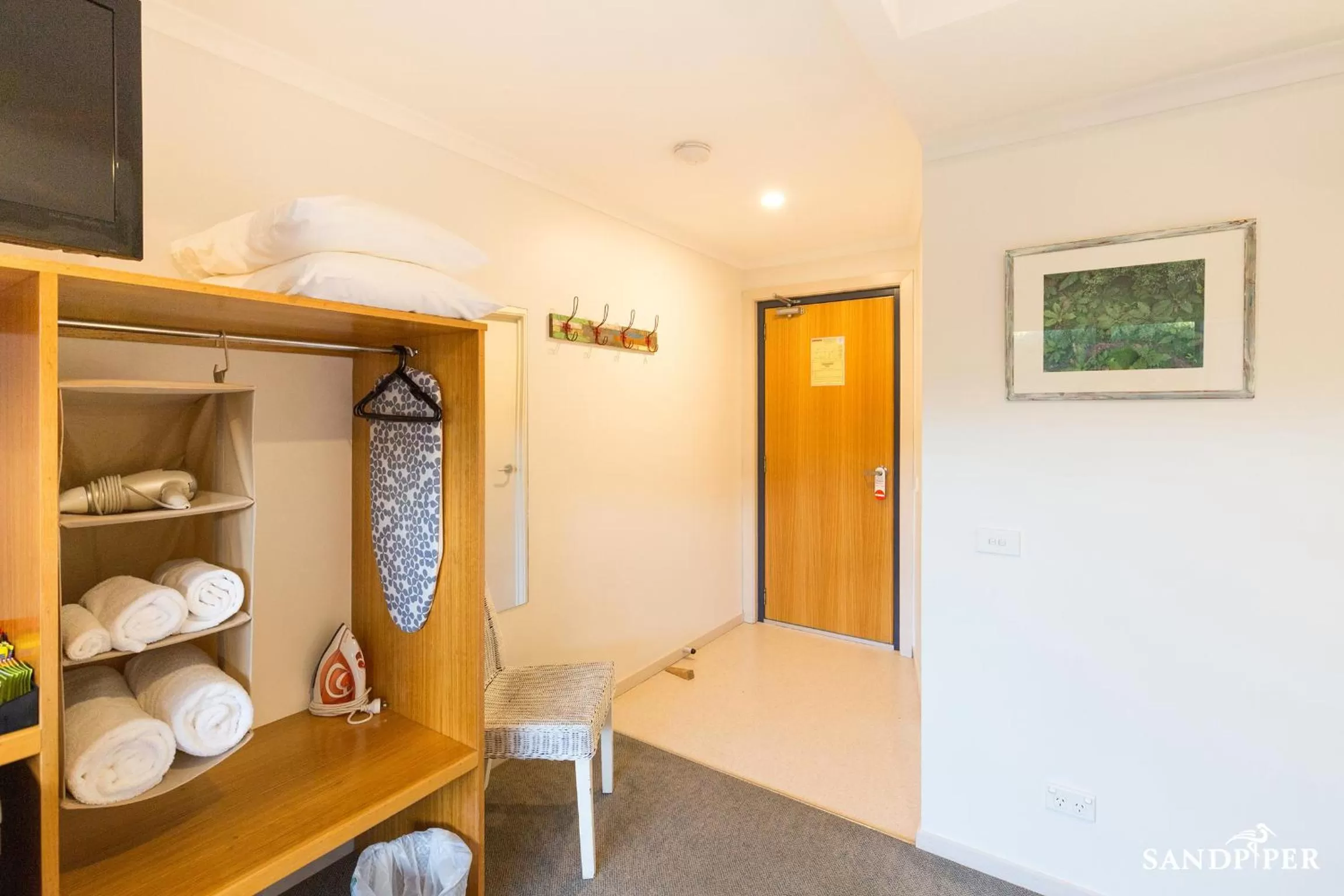 Decorative detail, Bed in Sandpiper Motel Apollo Bay