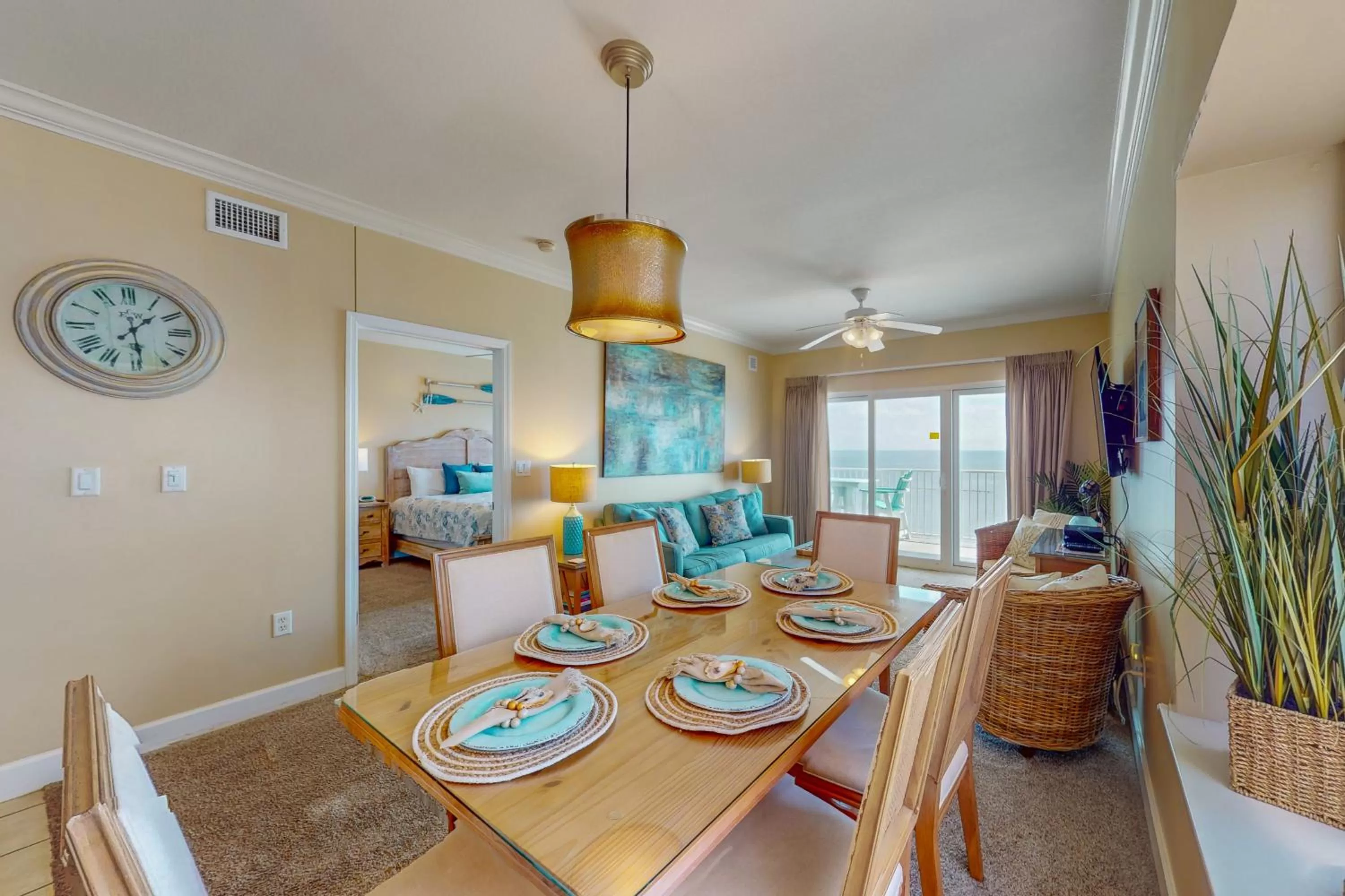 Dining Area in Seawind #1109