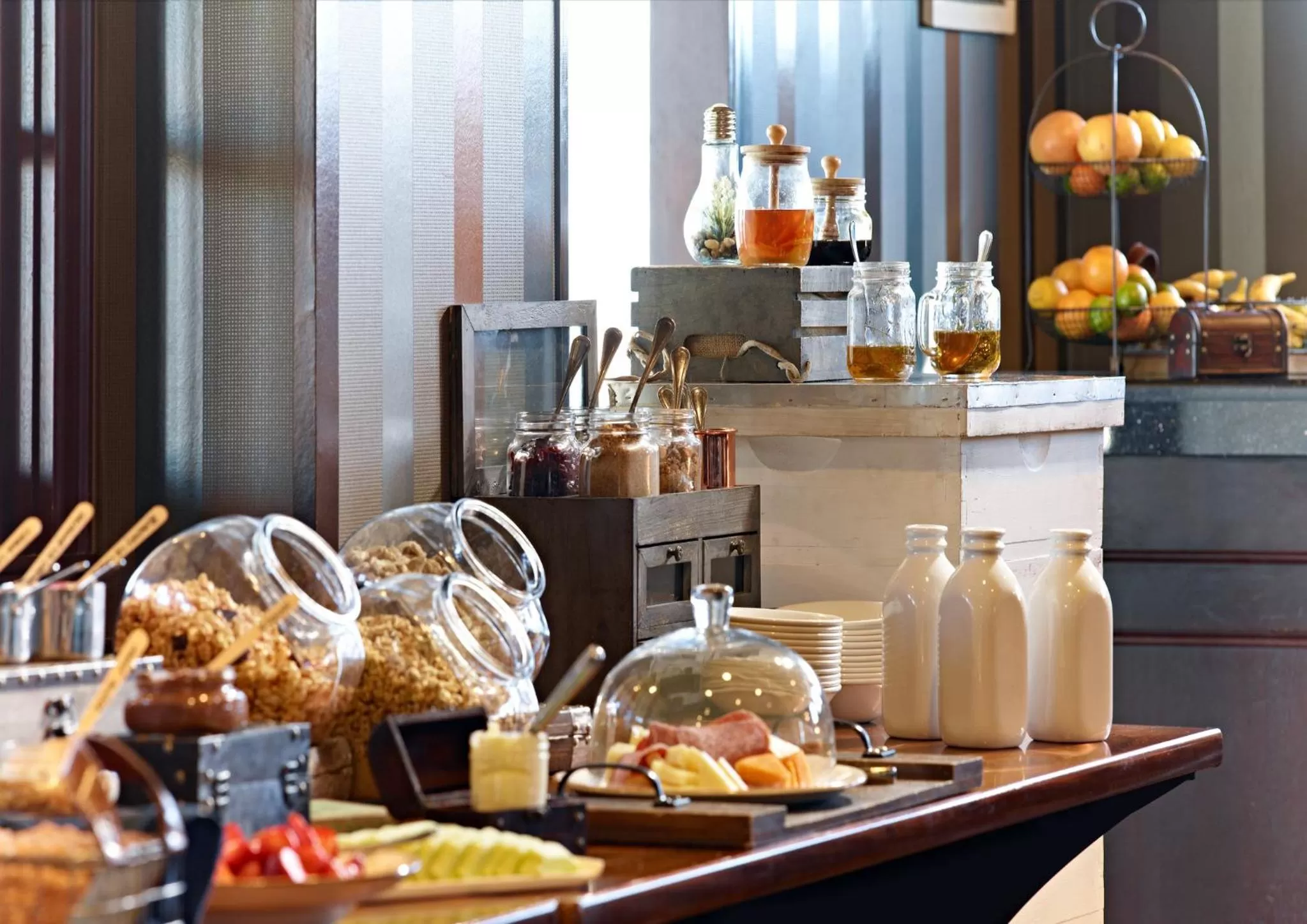 Restaurant/places to eat in Omni New Haven Hotel at Yale