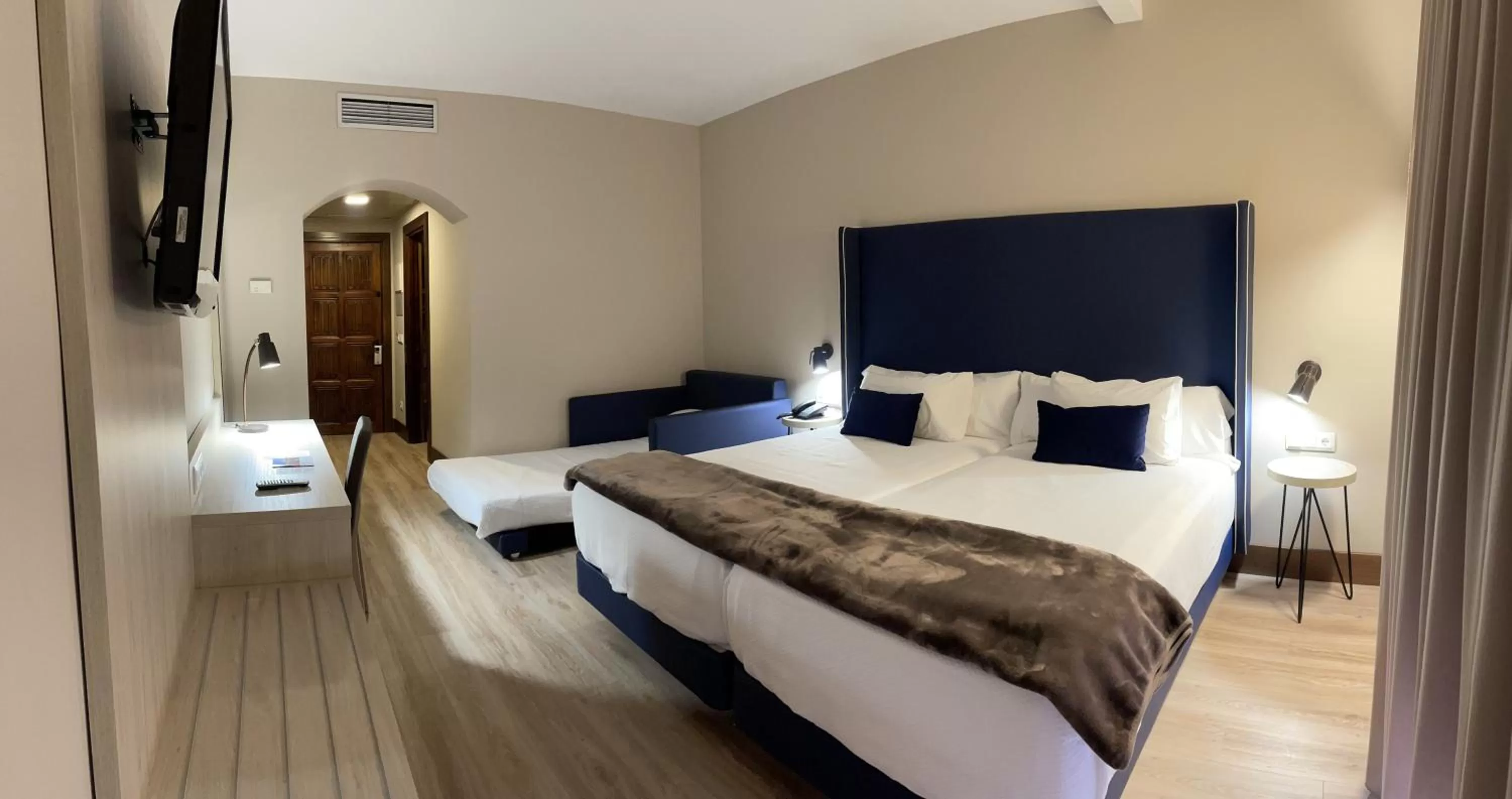 Bedroom, Bed in Hotel Maria Cristina