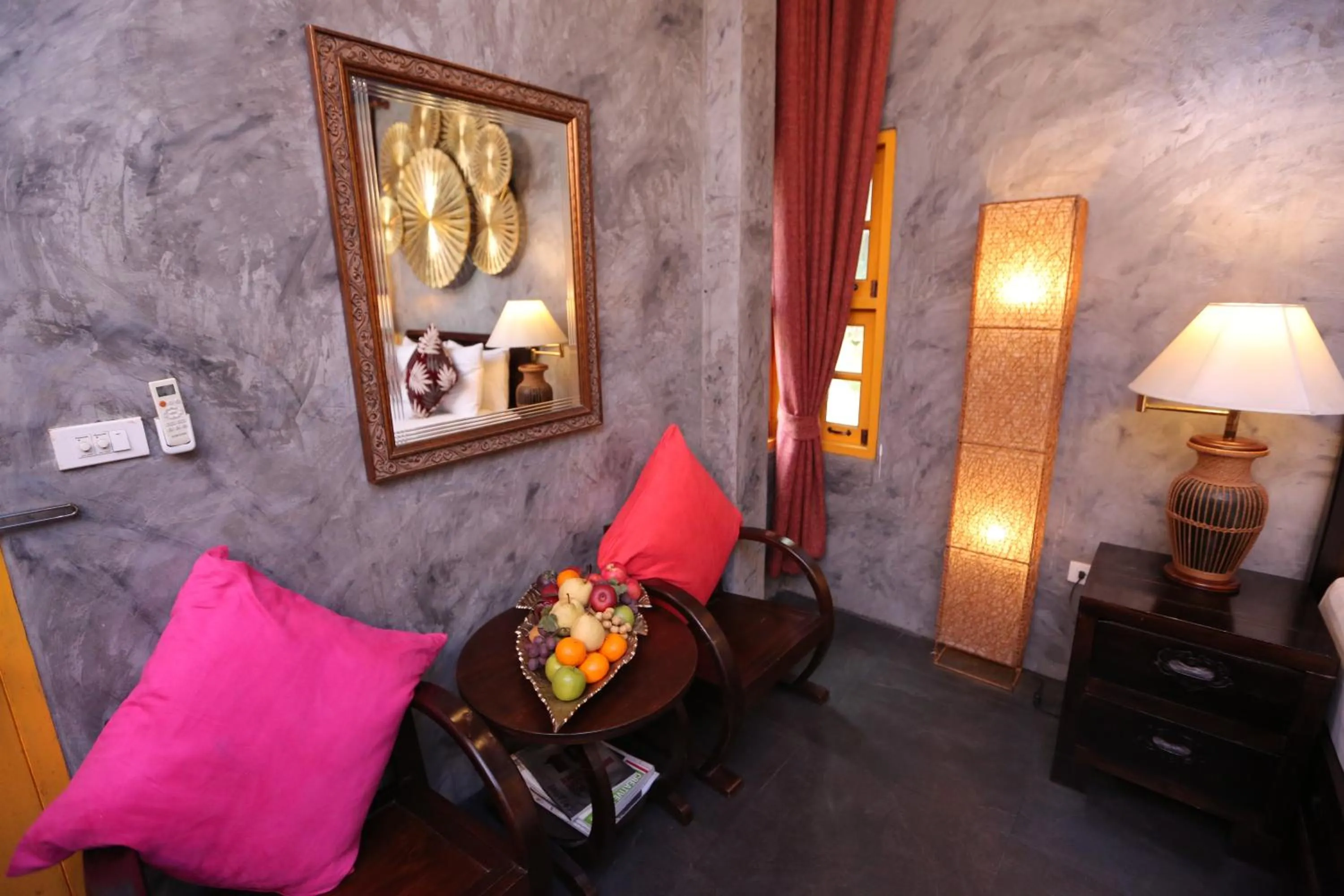 Love Bridge House บ้านสะพานรัก