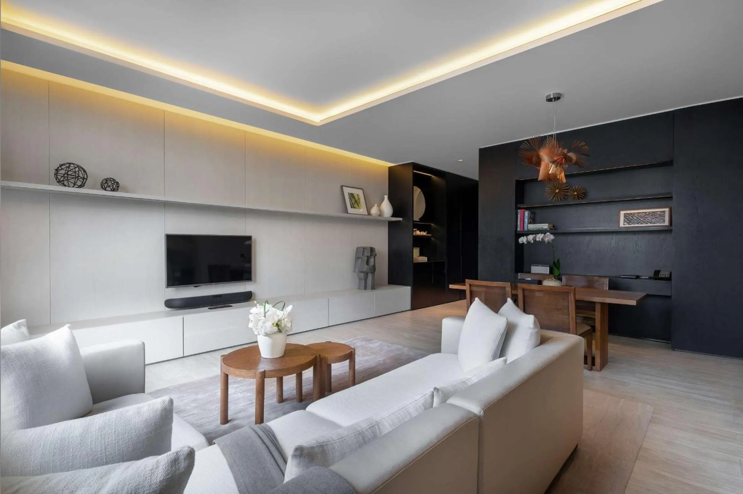 Photo of the whole room in Upper House Chengdu