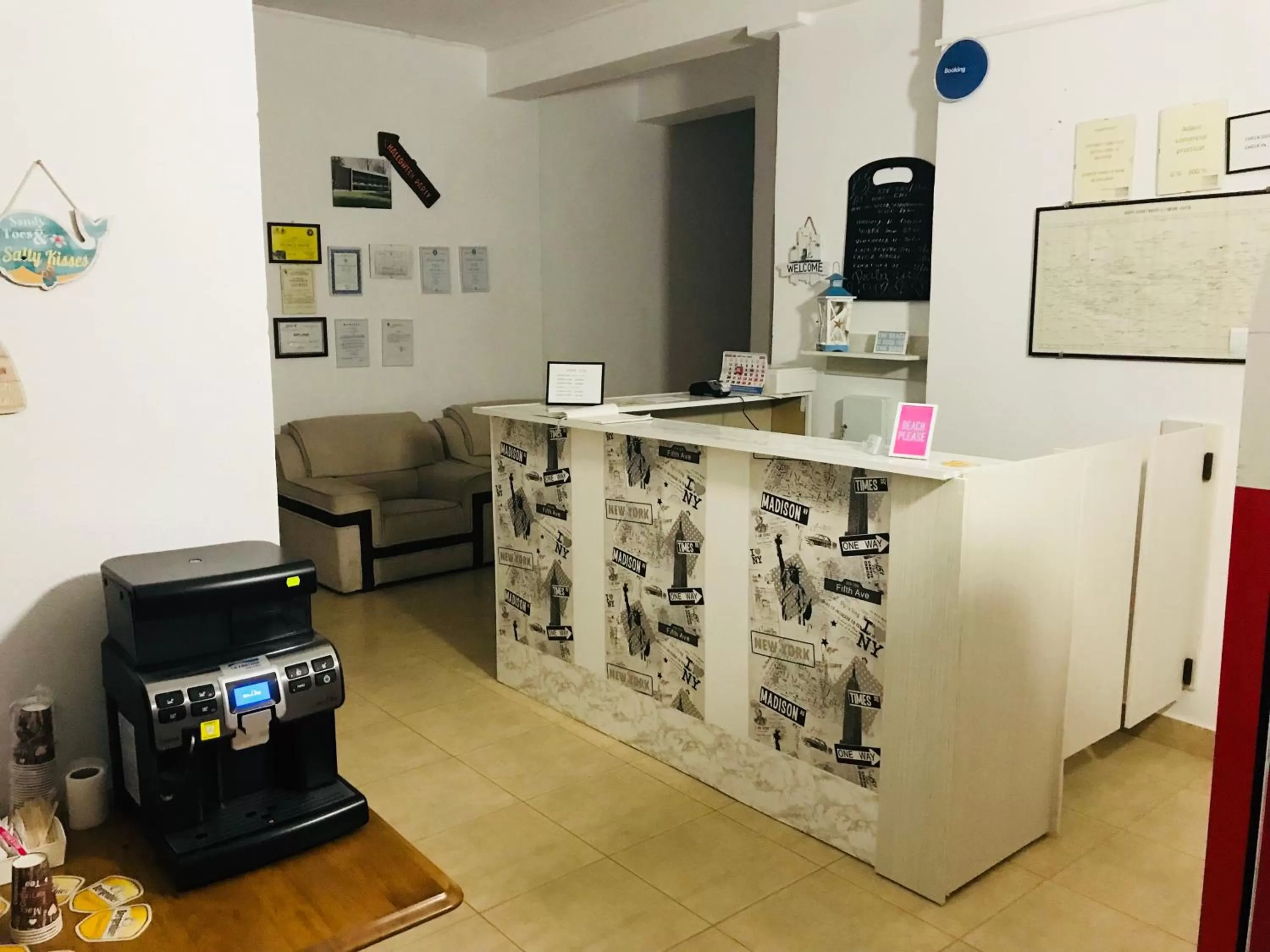 Lobby or reception in Perla