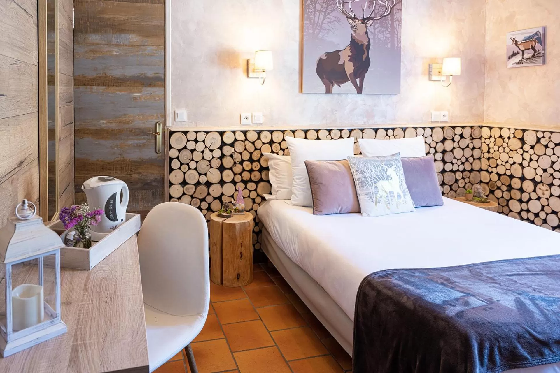 Bed in Hotel La Bonne Auberge