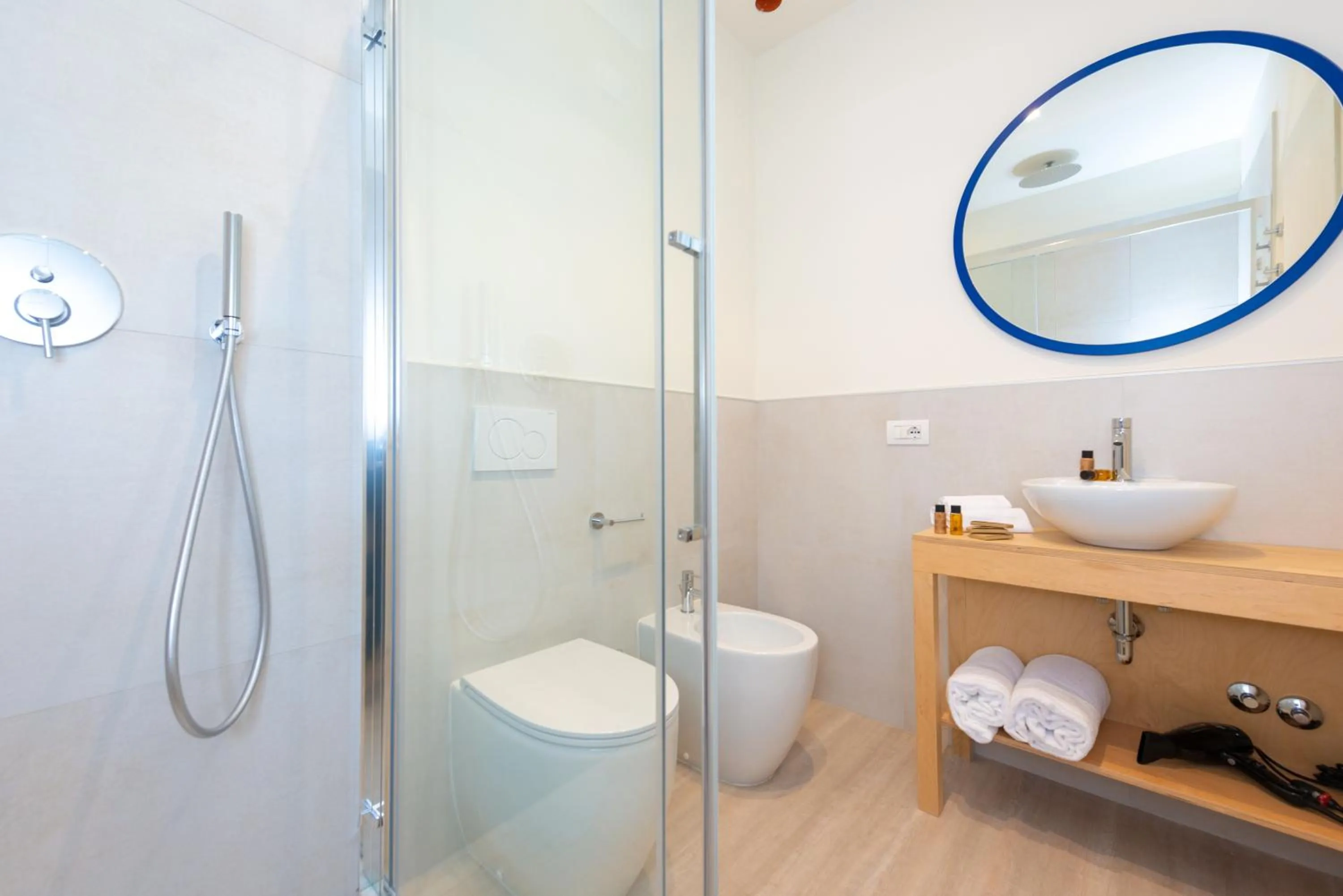 Shower in Amarina Hotel