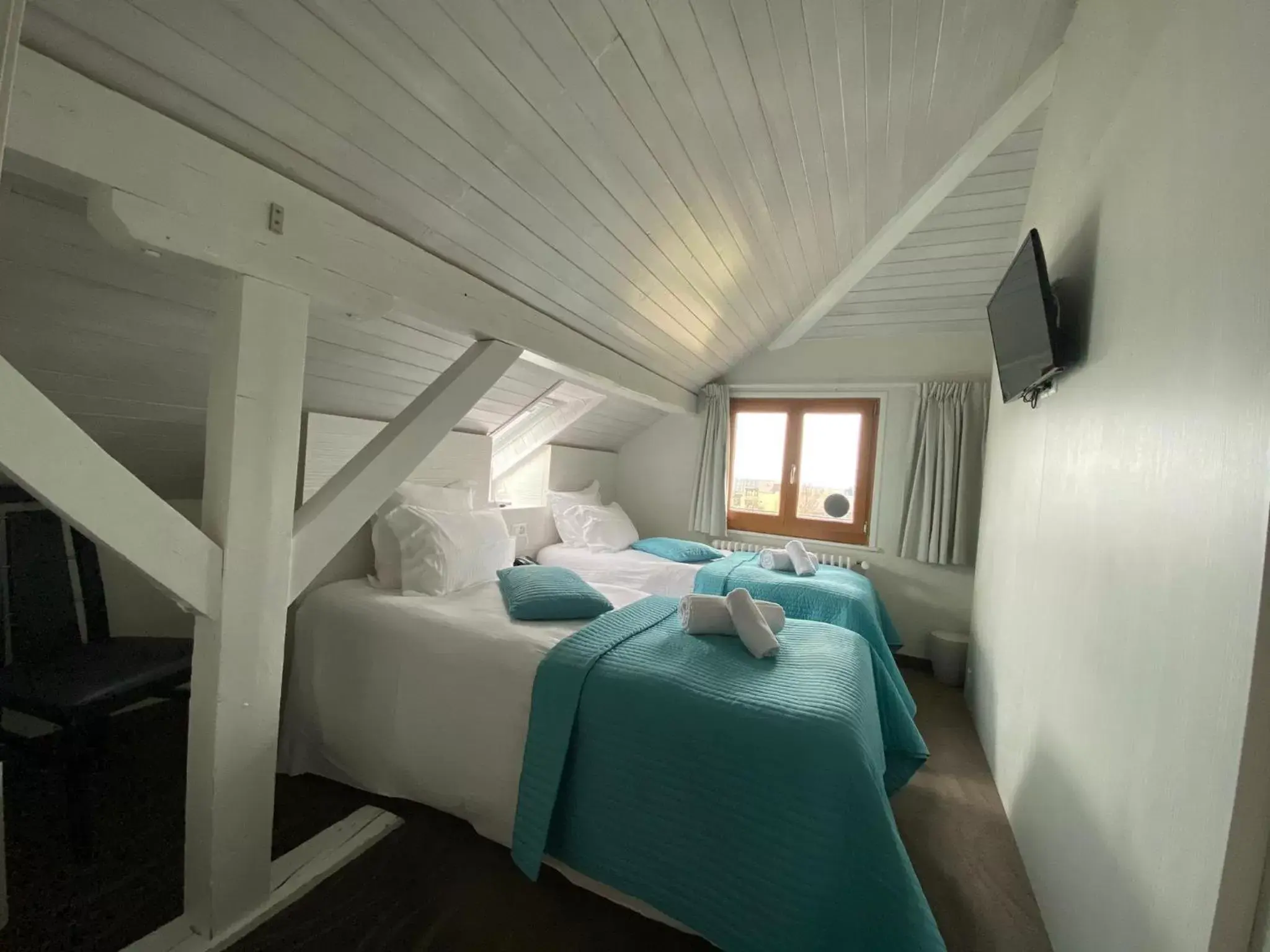 Budget Twin Room - single occupancy in Auberge de Confignon Budget Twin Room - single occupancy in Auberge de Confignon