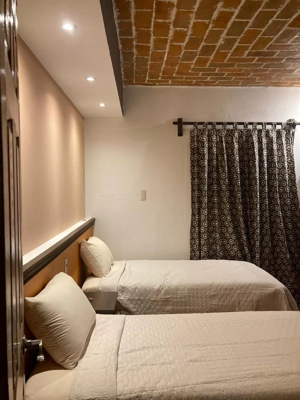 Bed in LU'UM Master Suites