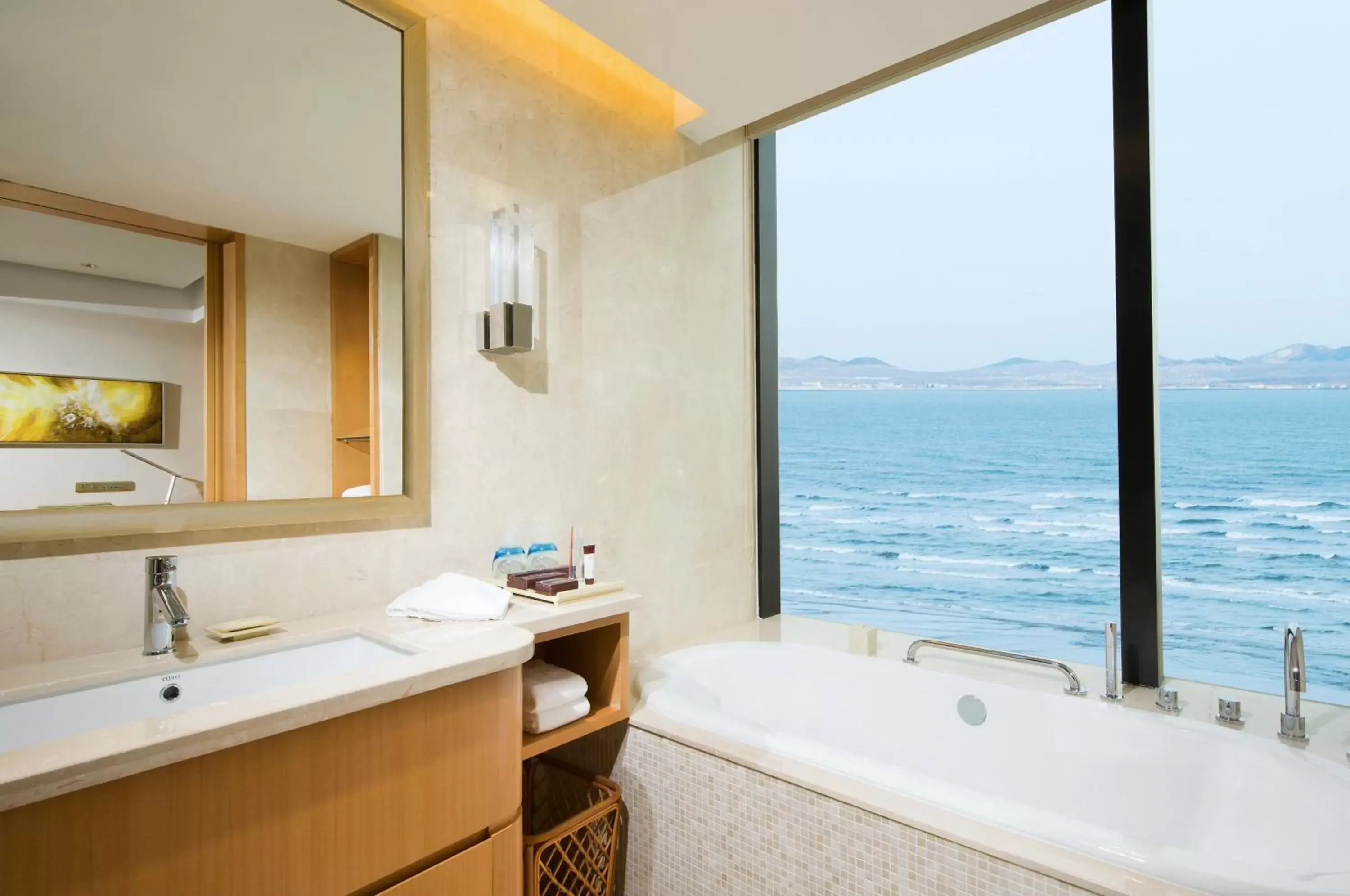 Premier Seaview Suite in Sheraton Yantai Golden Beach Resort Premier Seaview Suite in Sheraton Yantai Golden Beach Resort