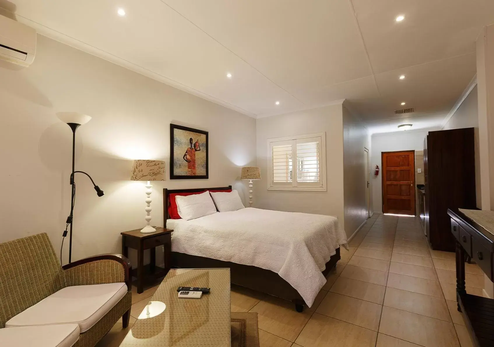 Deluxe Double Room in My Den Beachfront B&B and Self-Catering Deluxe Double Room in My Den Beachfront B&B and Self-Catering