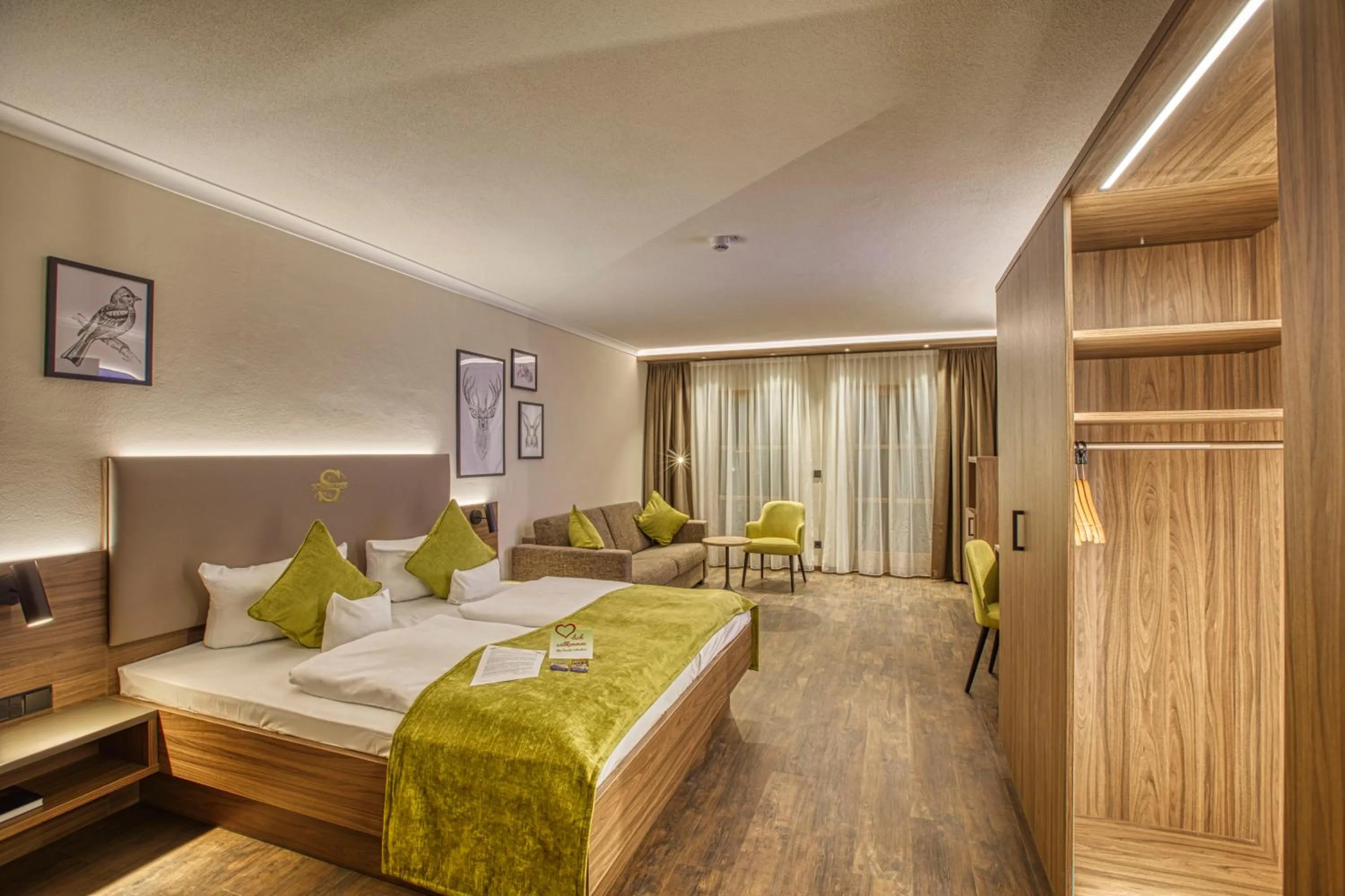 Photo of the whole room, Bed in Hotel Gut Schmelmerhof