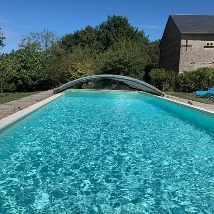 Swimming pool in La Jariette