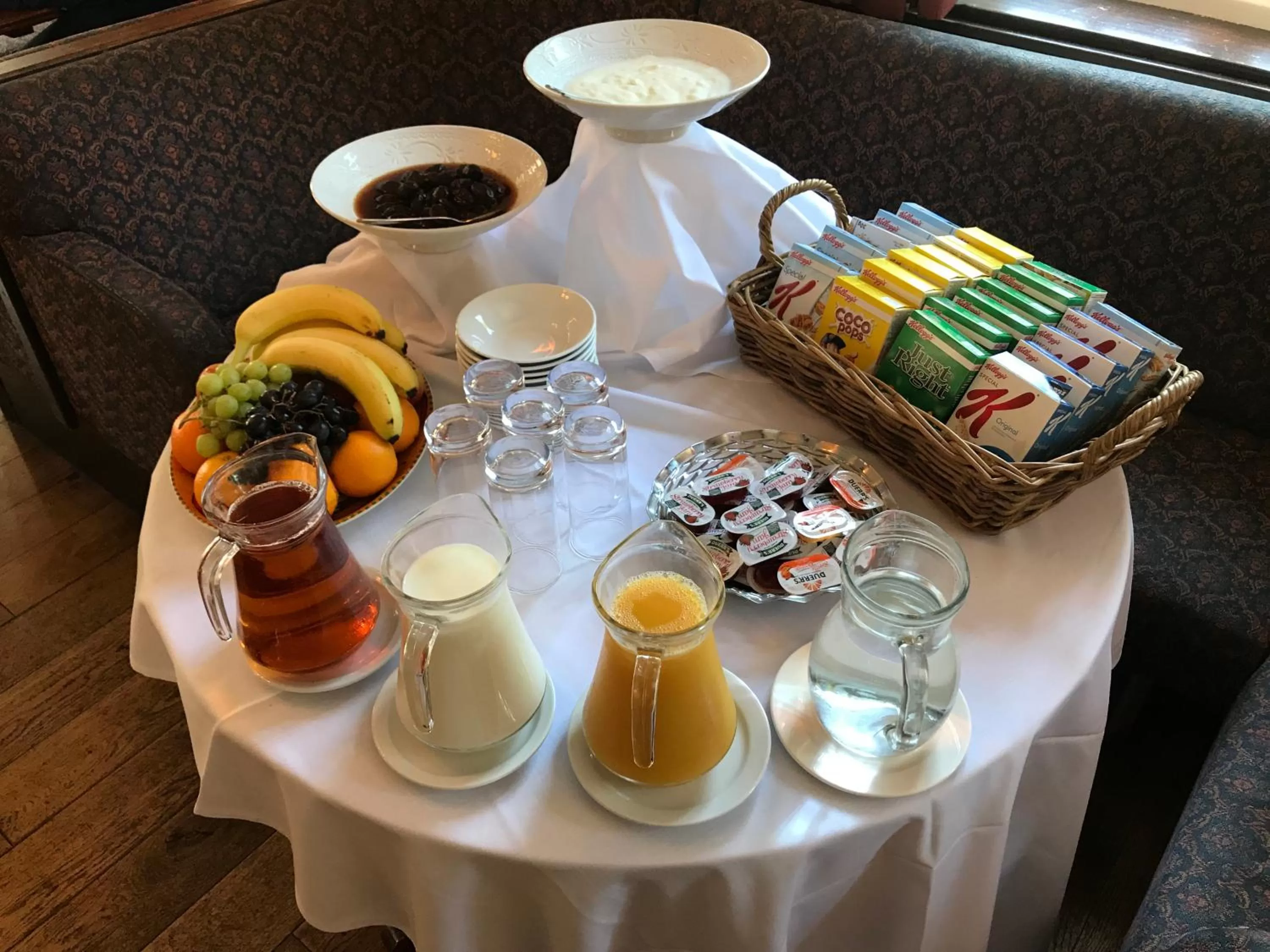 Breakfast in Tree Hotel at Iffley