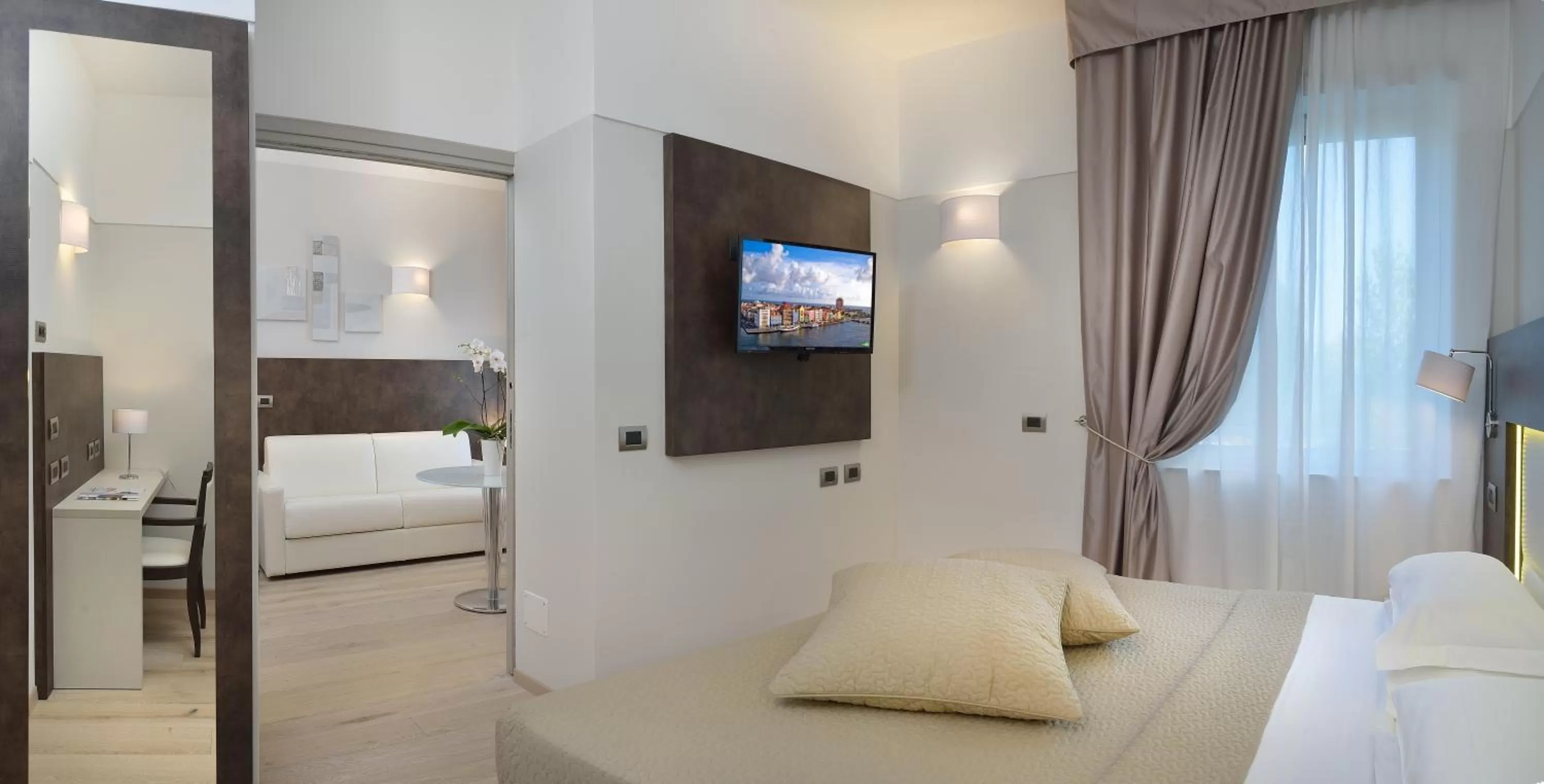 Photo of the whole room, Bed in Hotel Bologna Airport