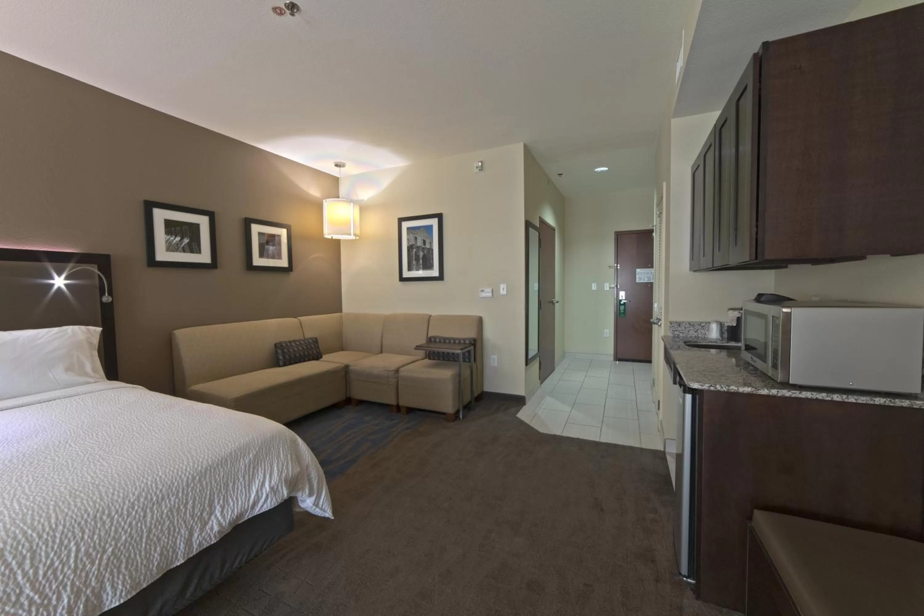 Photo of the whole room, Bed in Holiday Inn Hotel & Suites Northwest San Antonio by IHG