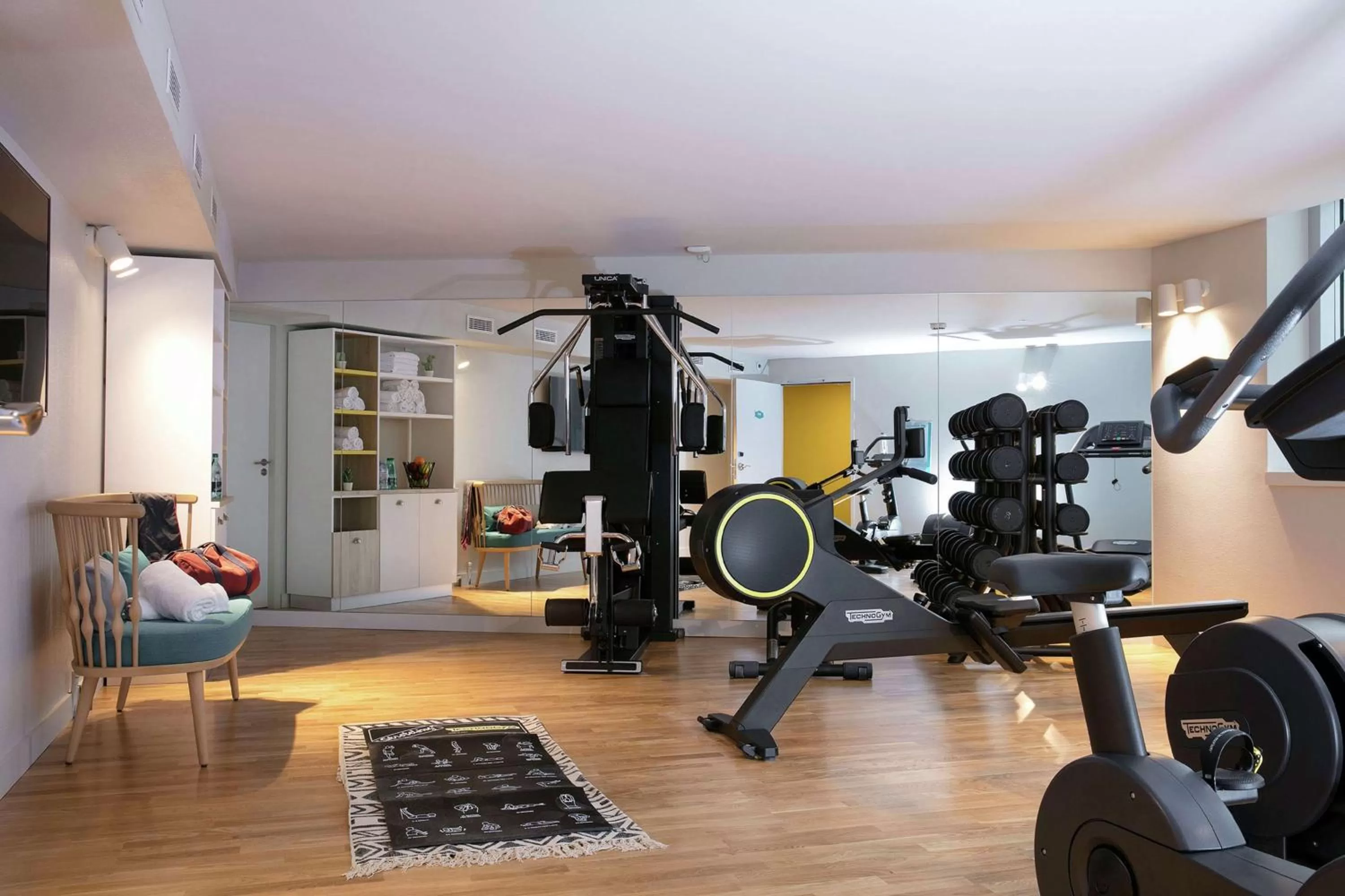 Fitness centre/facilities in Hampton By Hilton Paris Clichy