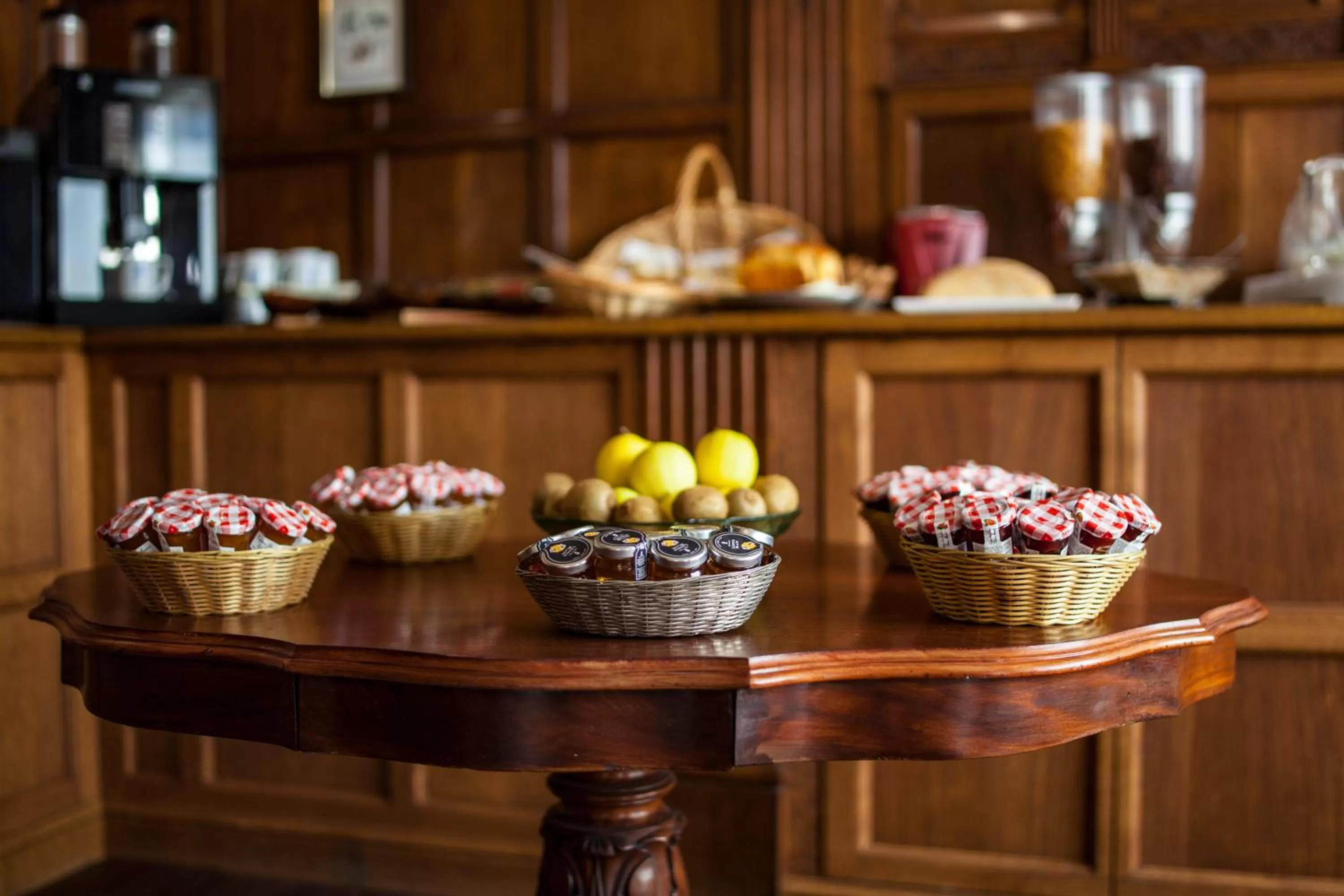 Buffet breakfast in Hotel Meurice