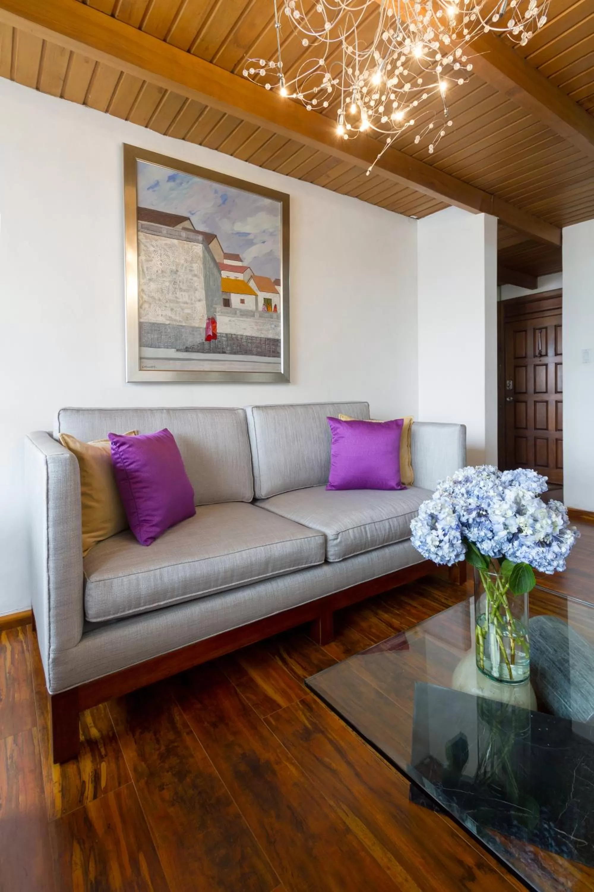 Communal lounge/ TV room, Seating Area in Penthouse Lodge B&B