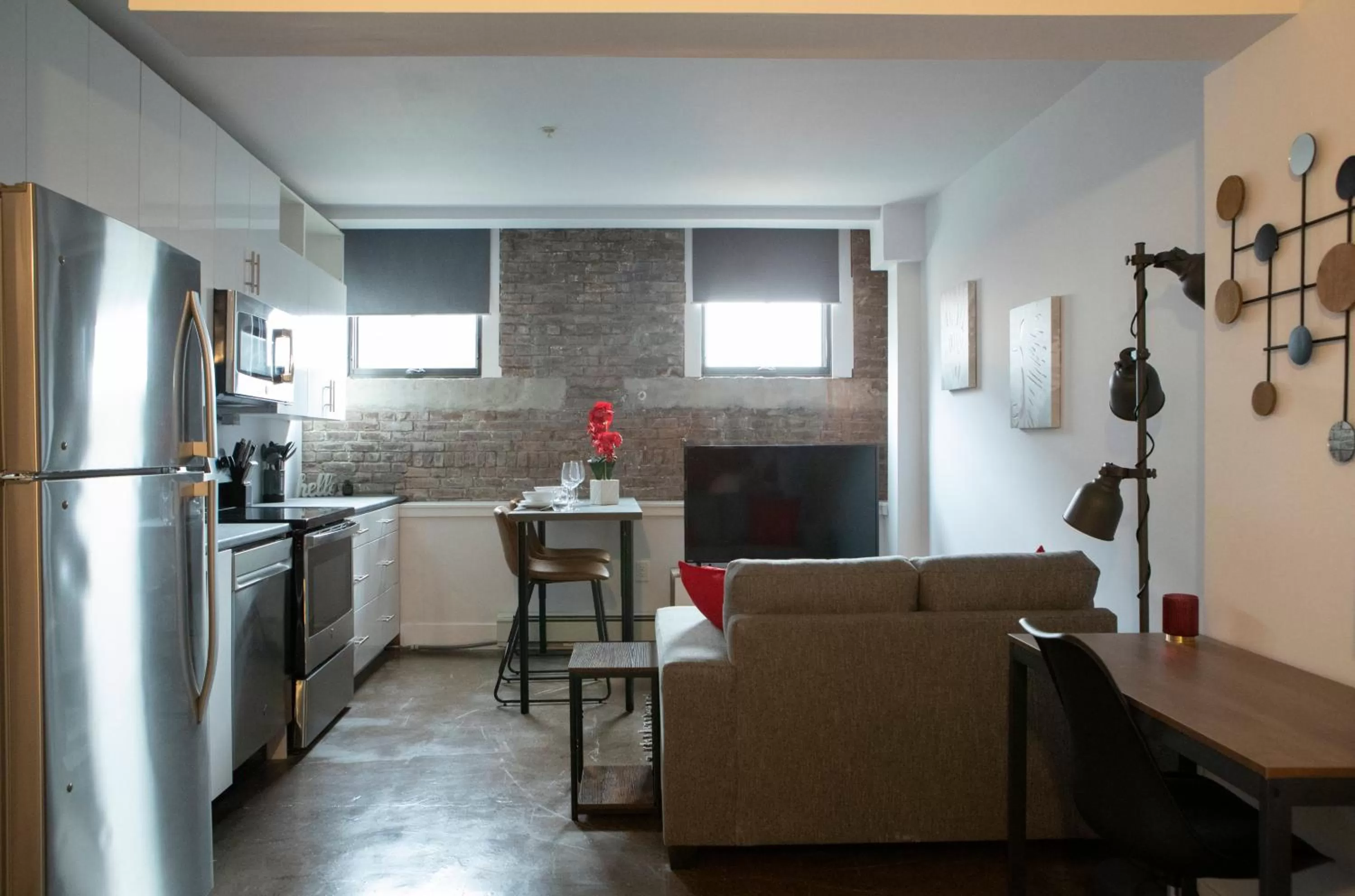 Cameo Hotel and Suites