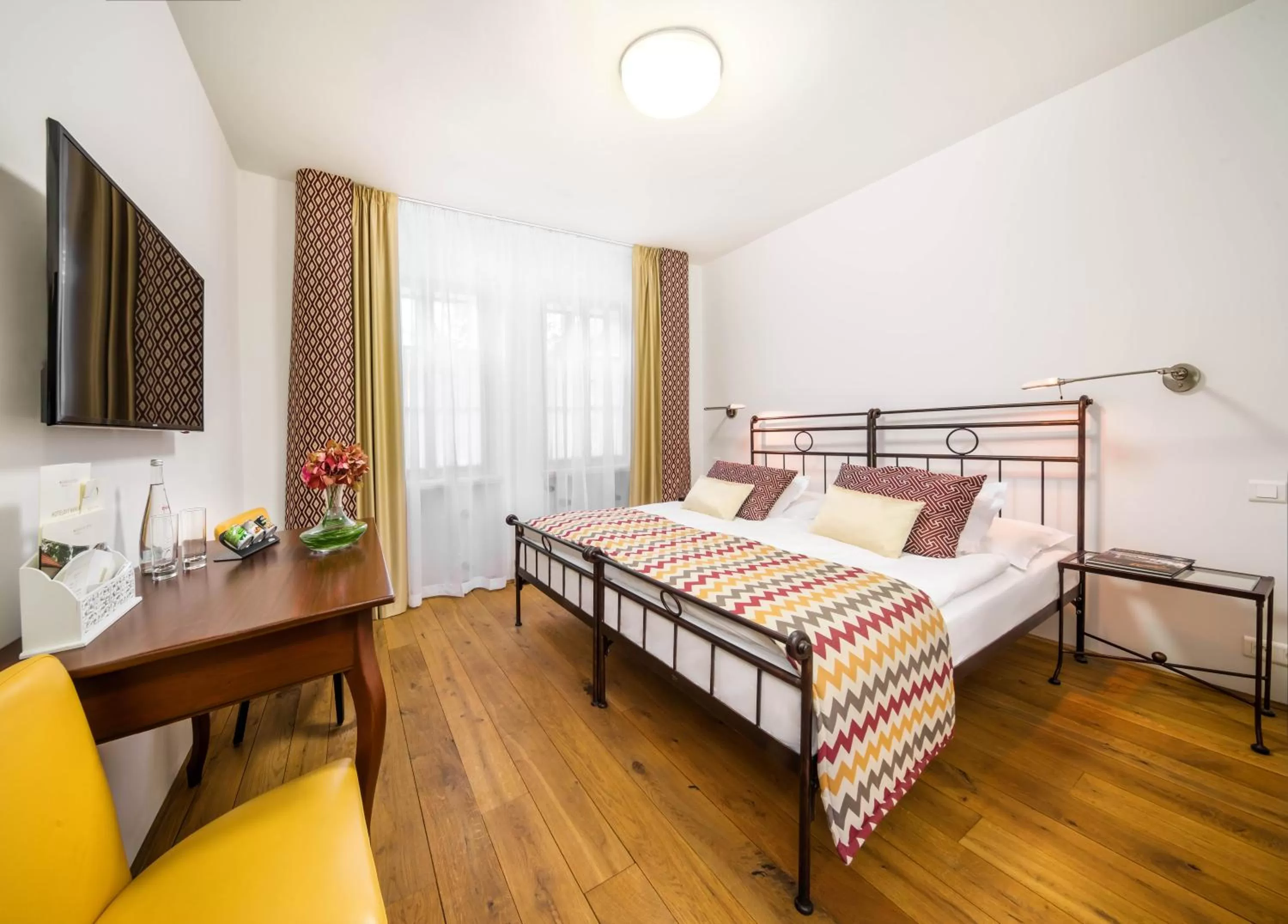 Bedroom, Bed in Bellevue Hotel Benešov