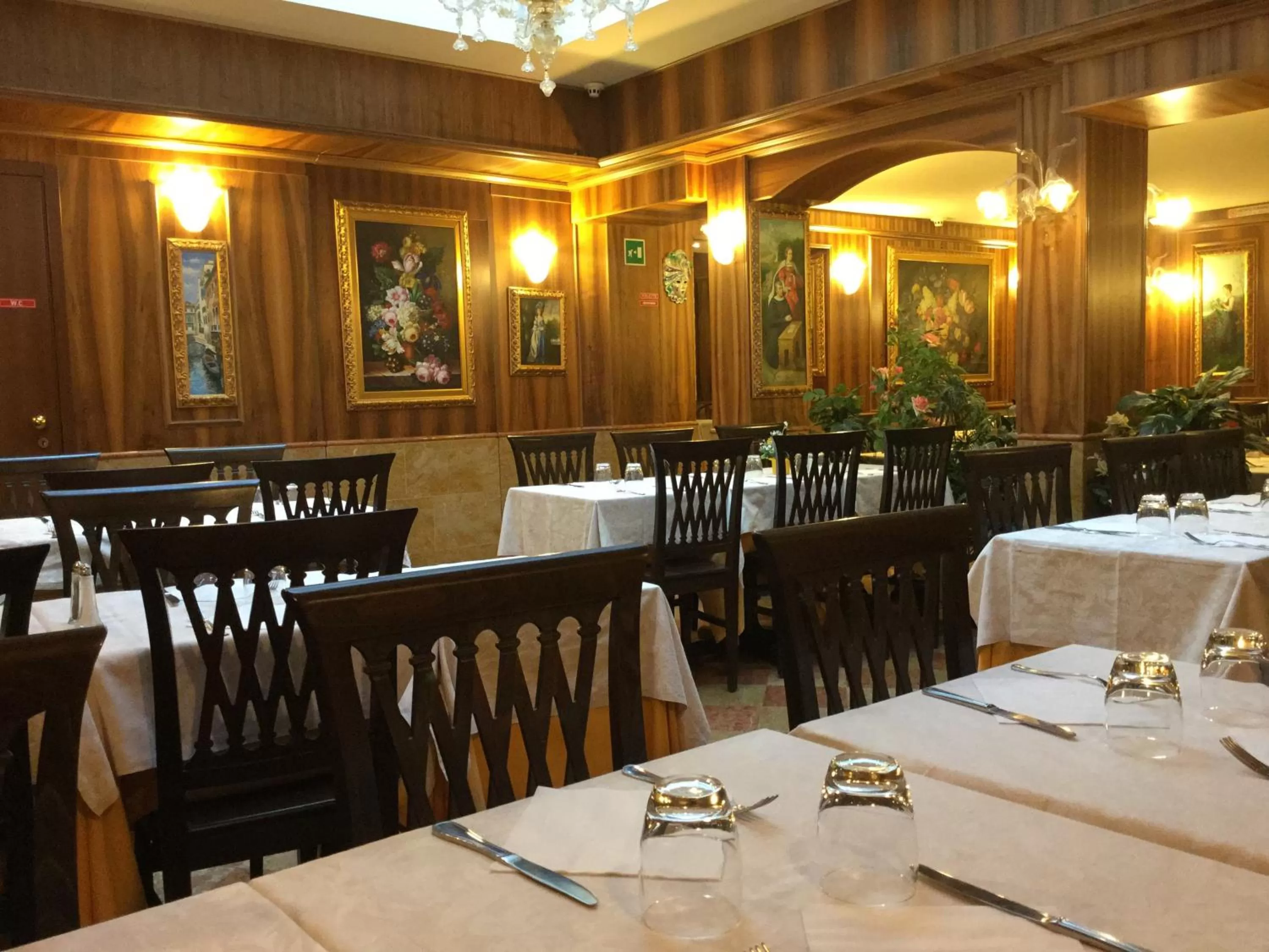 Restaurant/places to eat in Antico Panada