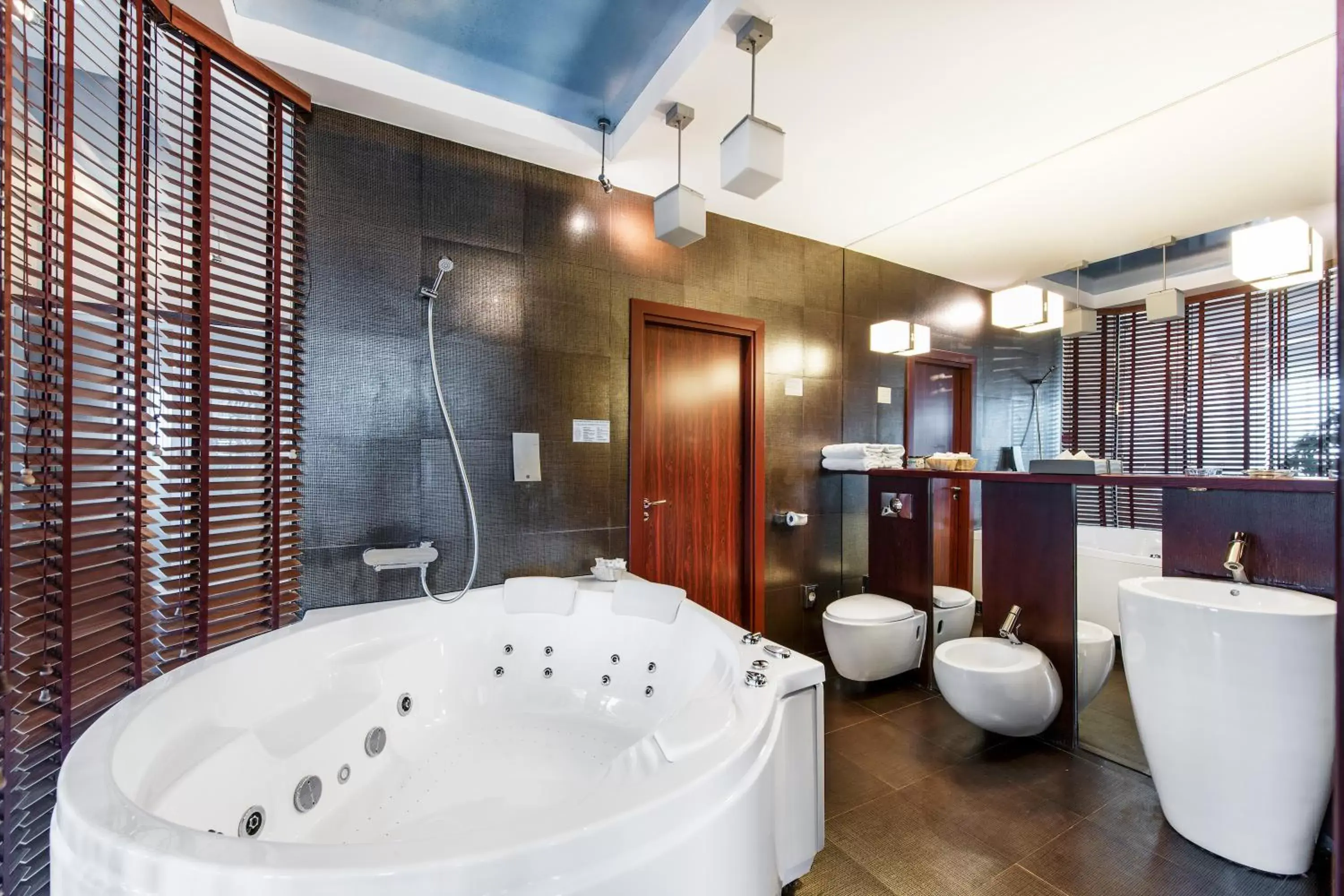 Royal Suite with Spa Bath in Amberton Hotel Klaipeda Royal Suite with Spa Bath in Amberton Hotel Klaipeda