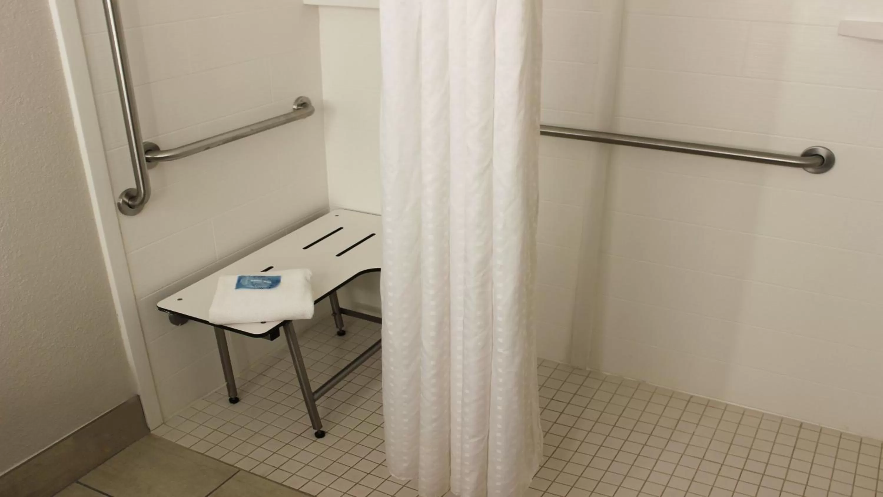 Photo of the whole room in Holiday Inn Express Winfield - Teays Valley by IHG