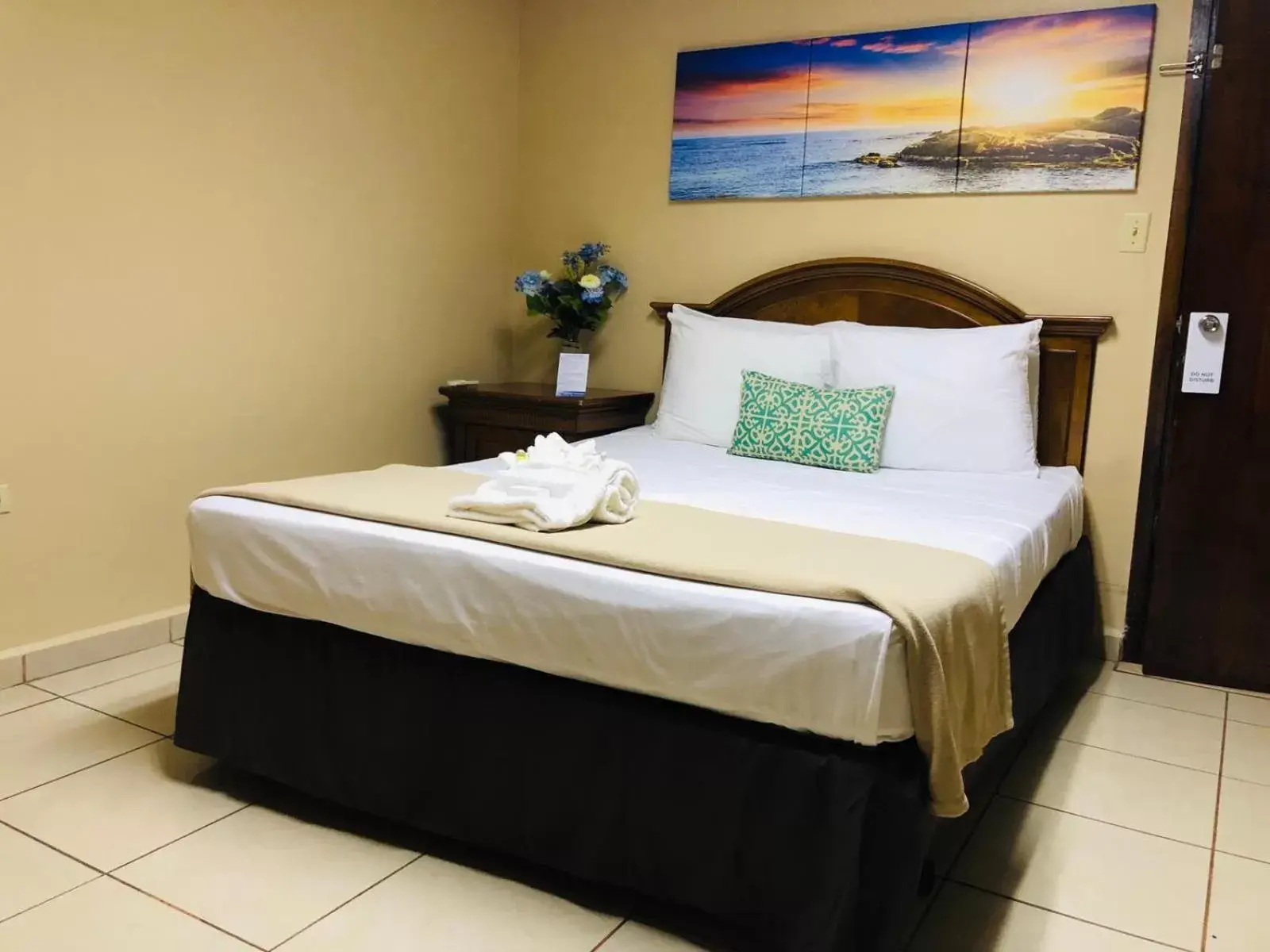 Interior Double Room in Arecibo Inn Interior Double Room in Arecibo Inn