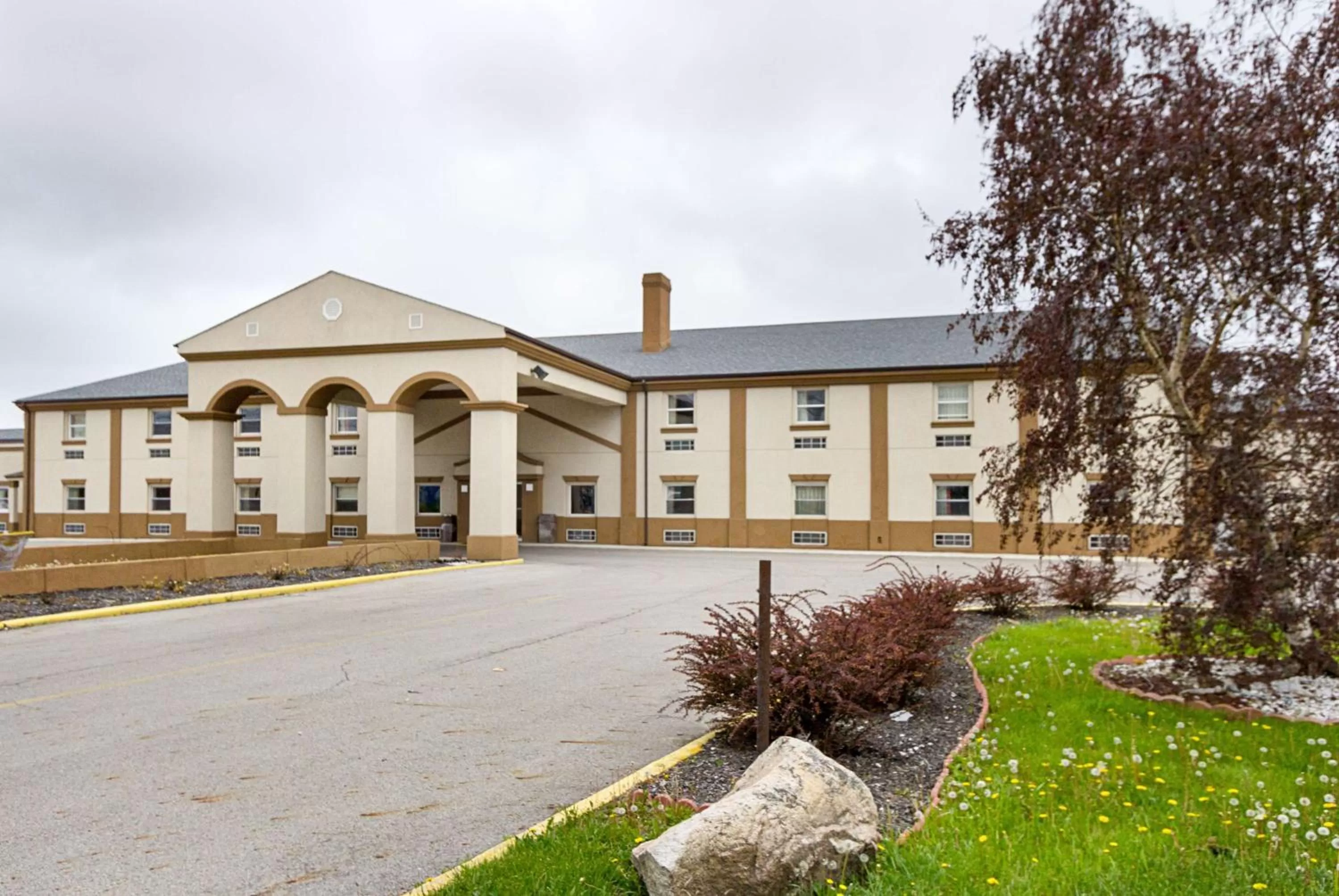 Property building in Motel 6-Sidney, OH