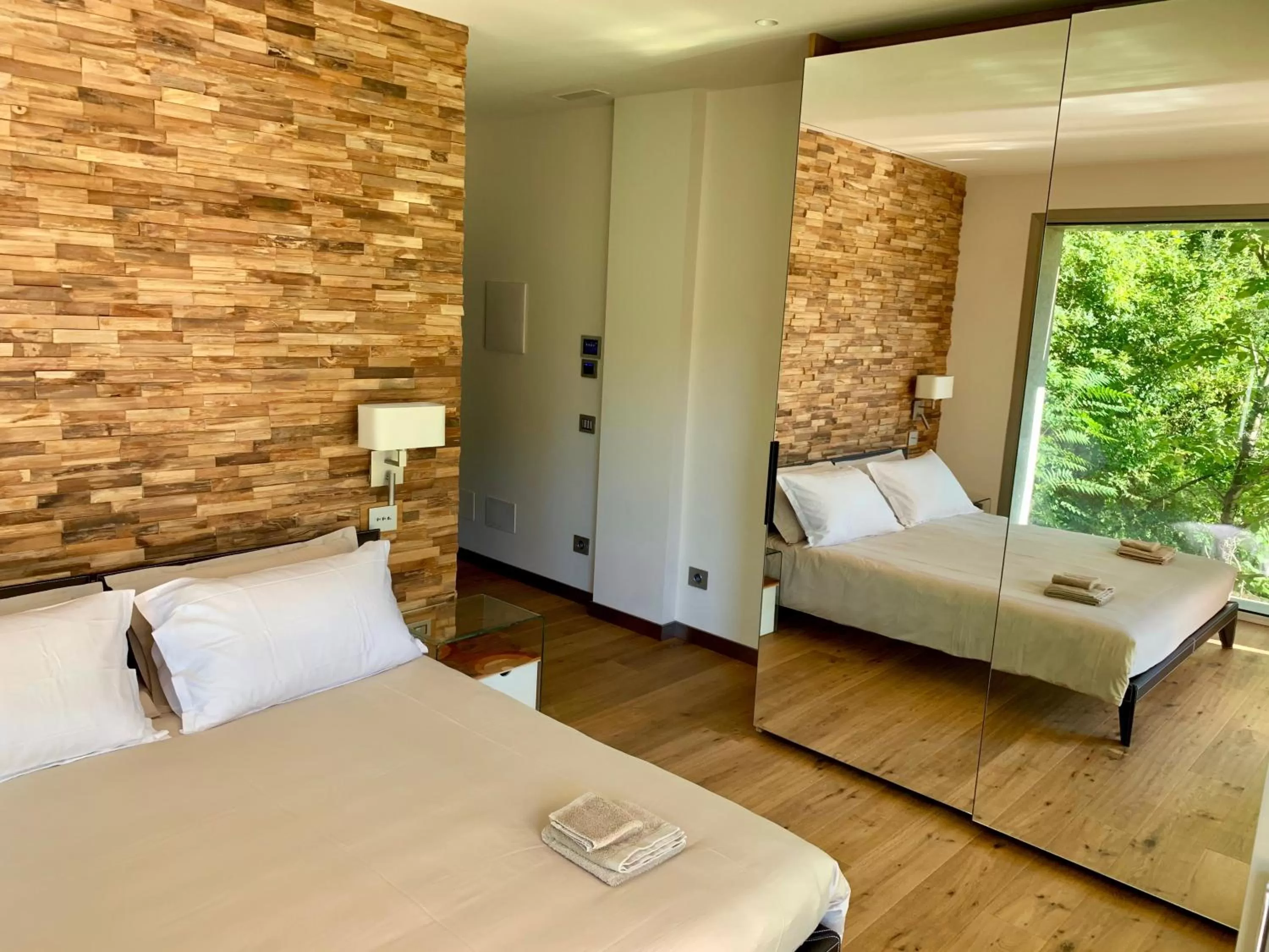 Photo of the whole room, Bed in La Forestale Luxury Ecolodge B&B Primo Piano