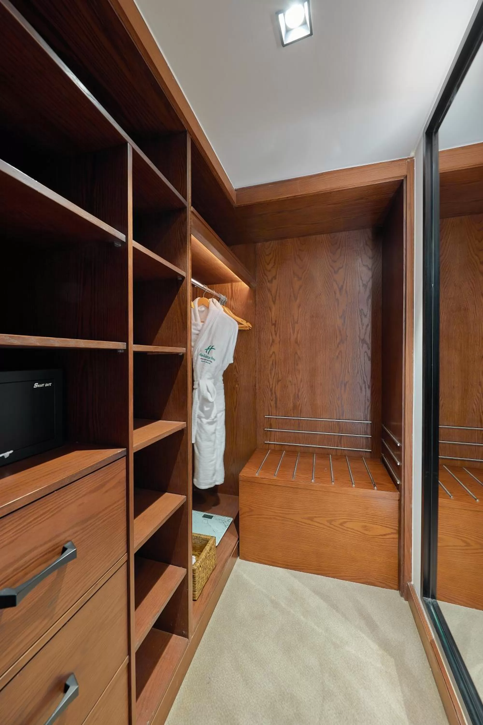 wardrobe, Bed in Holiday Inn & Suites - Cairo Maadi by IHG
