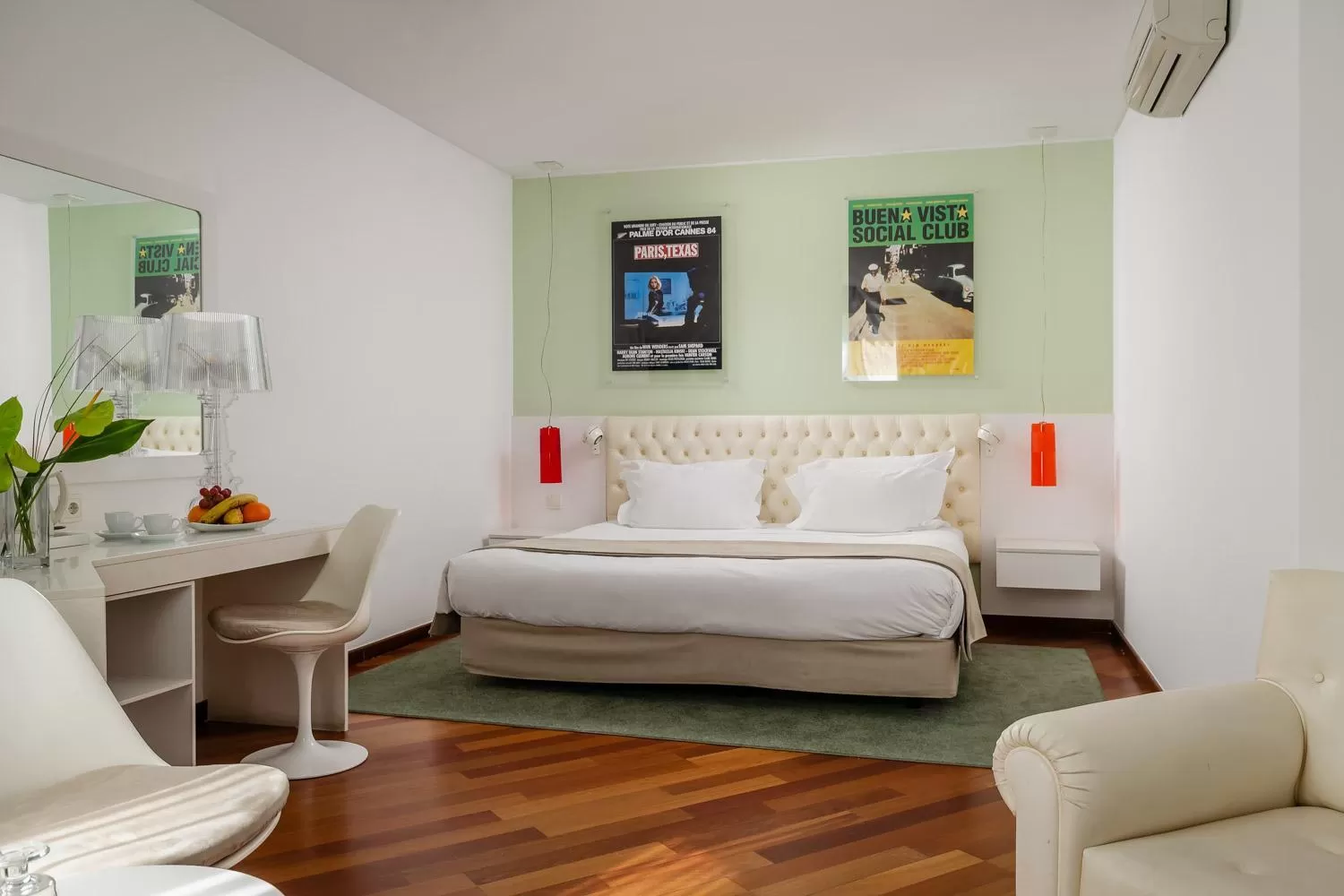 Bed in Hotel Florida