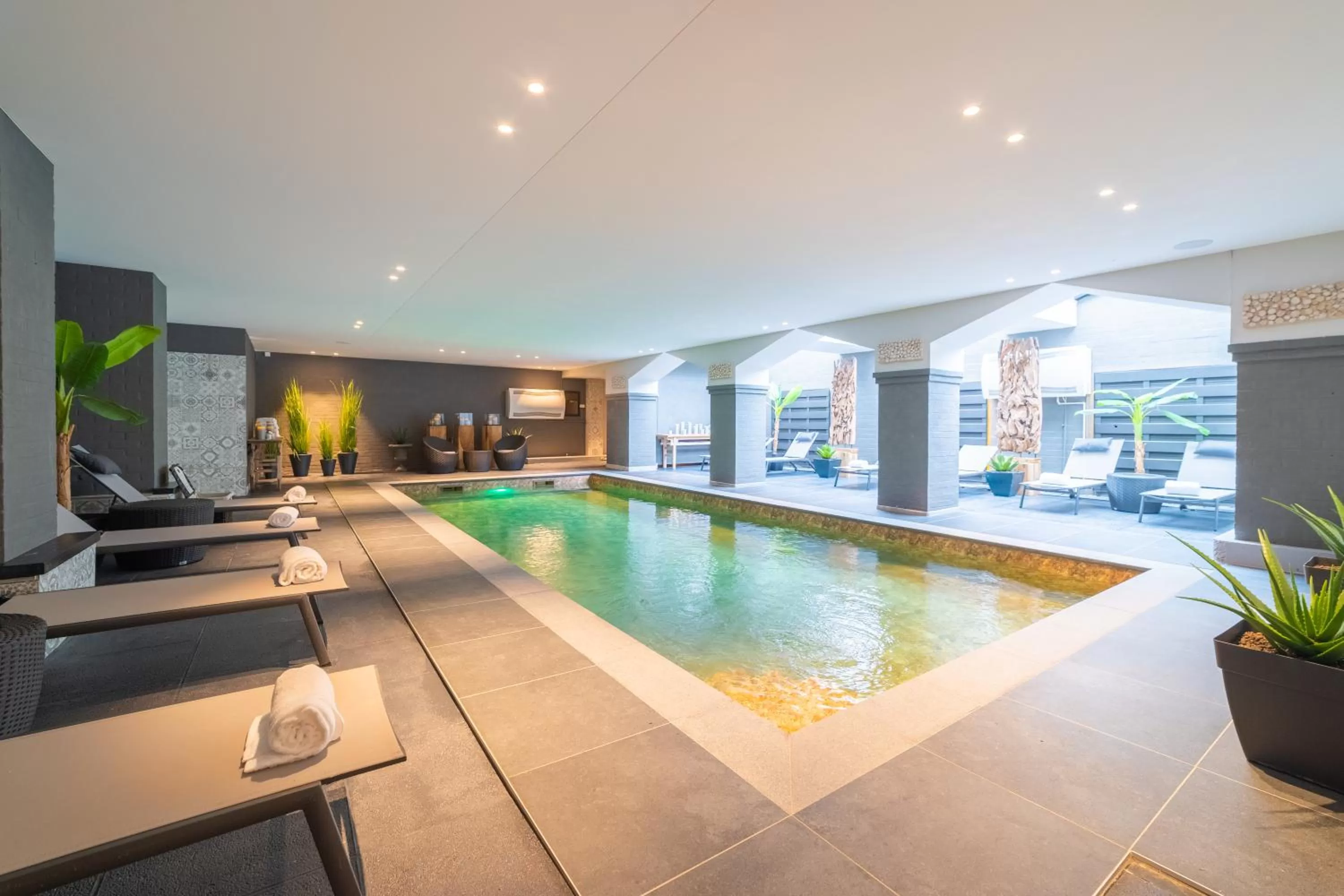 Swimming pool in Grand Hotel Normandy by CW Hotel Collection