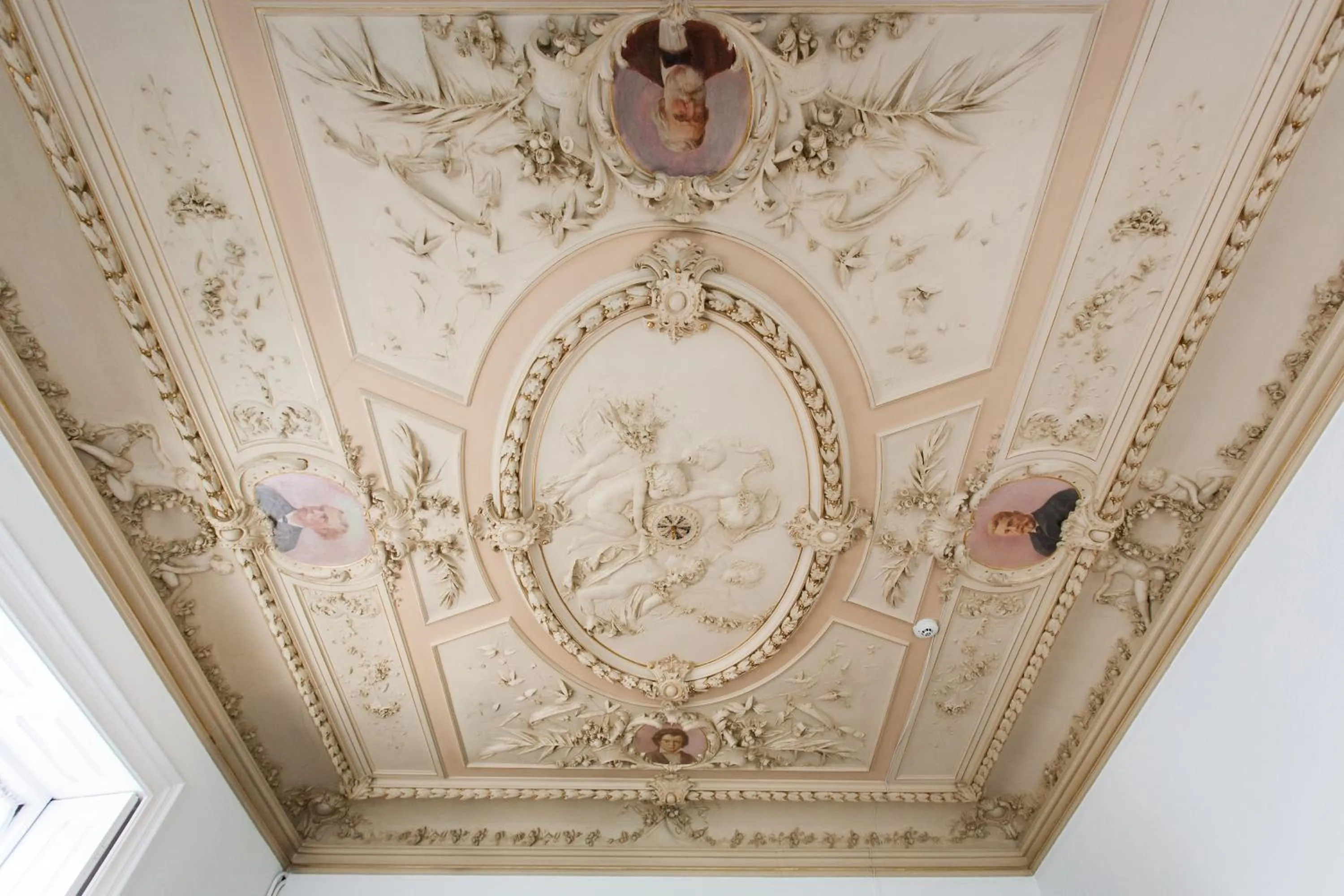 Decorative detail in The Rex Hotel Porto