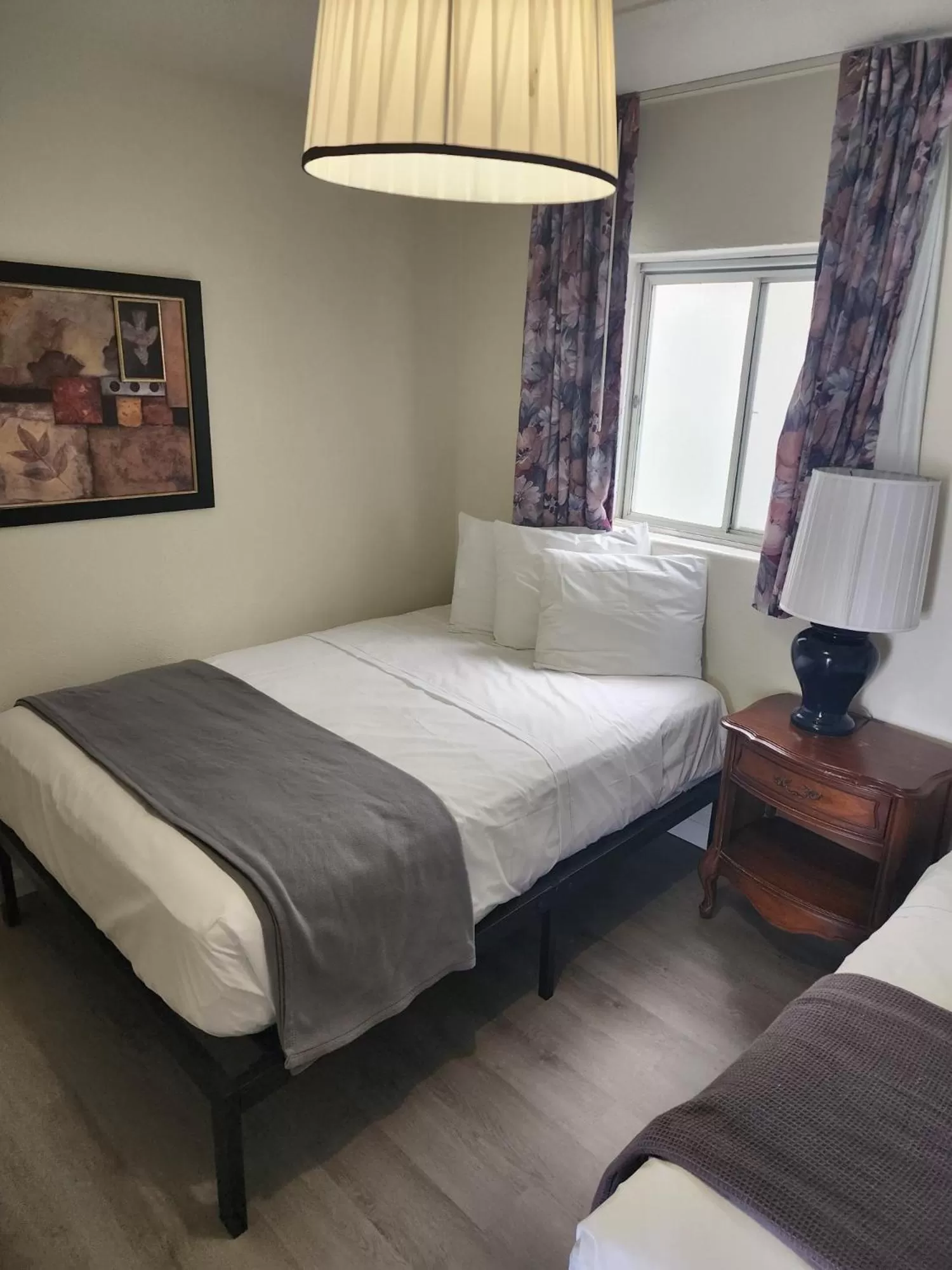 Bed in Yankee Clipper Resort Motel