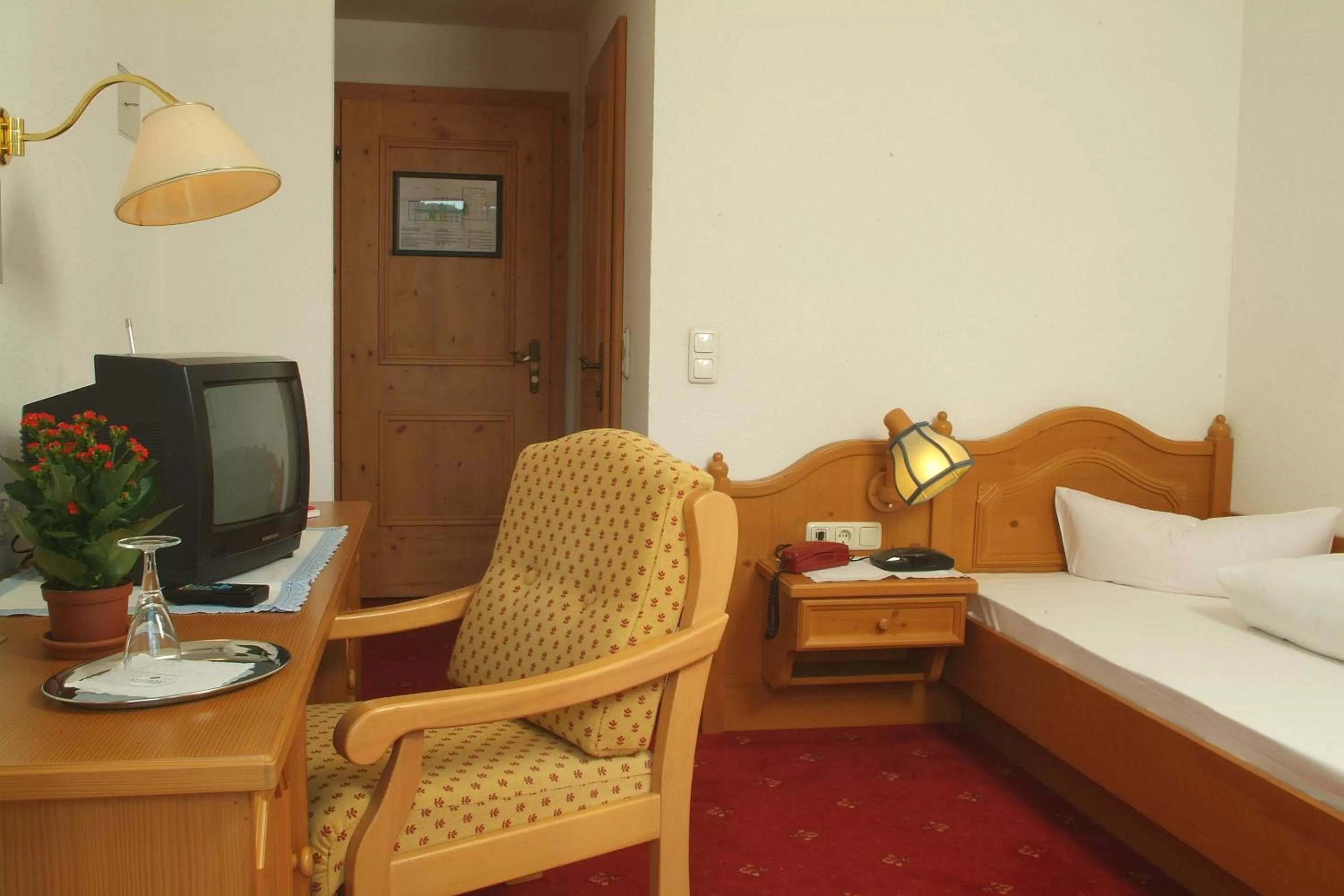 Bed in Hotel-Garni Stern - bed & breakfast & more