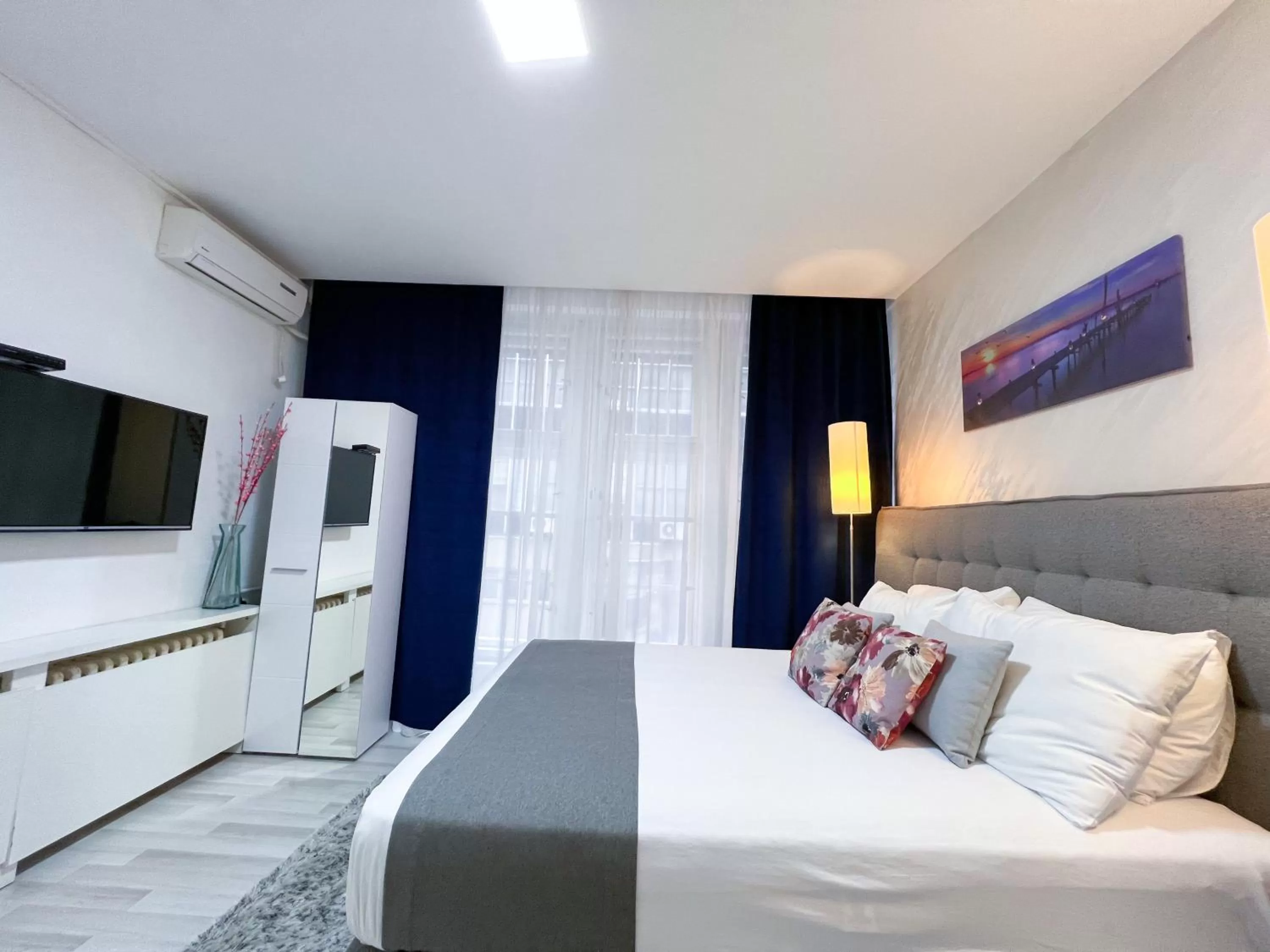 Photo of the whole room, Bed in Centar Forever