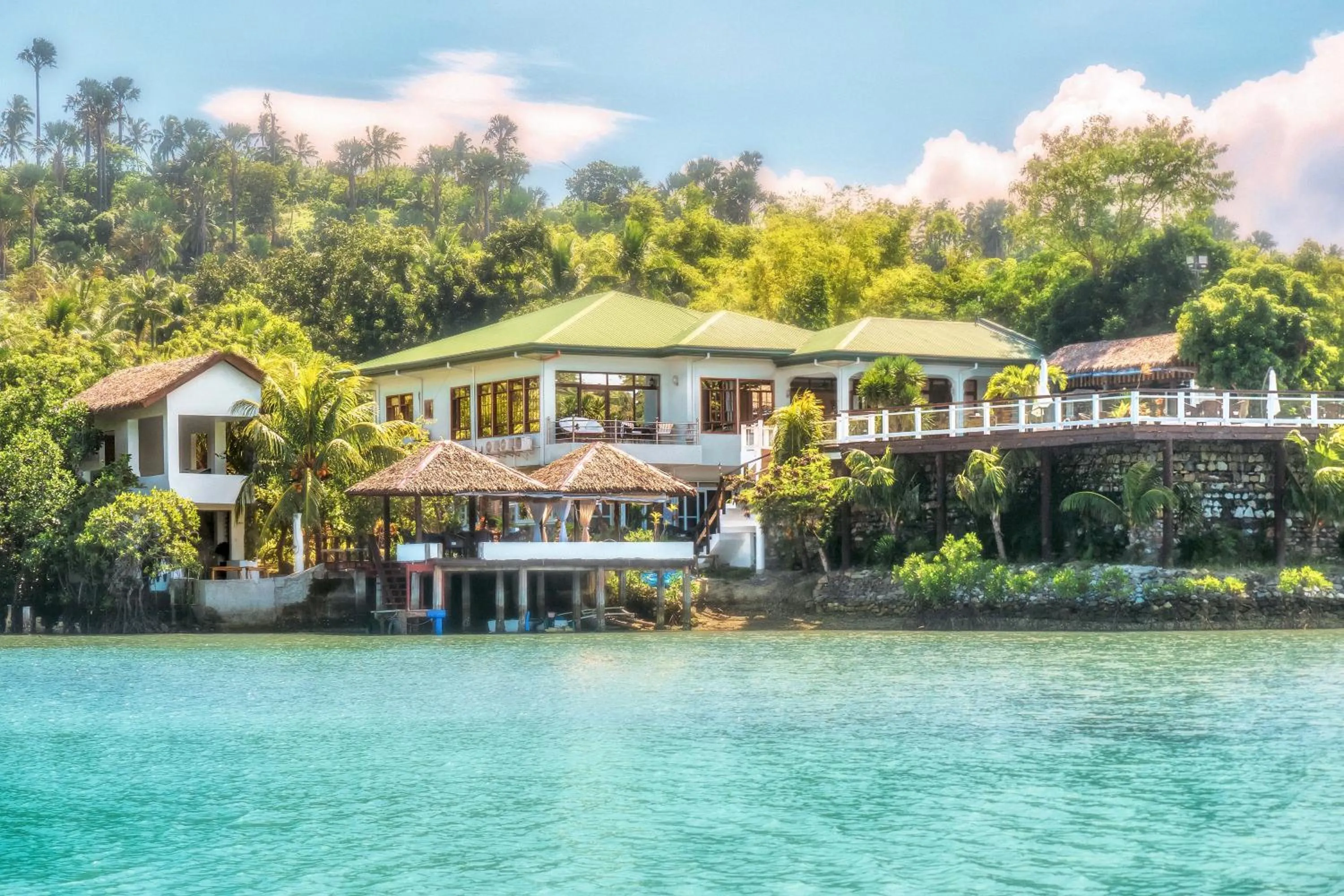 Property building in Edgewater Dive & Spa Resort