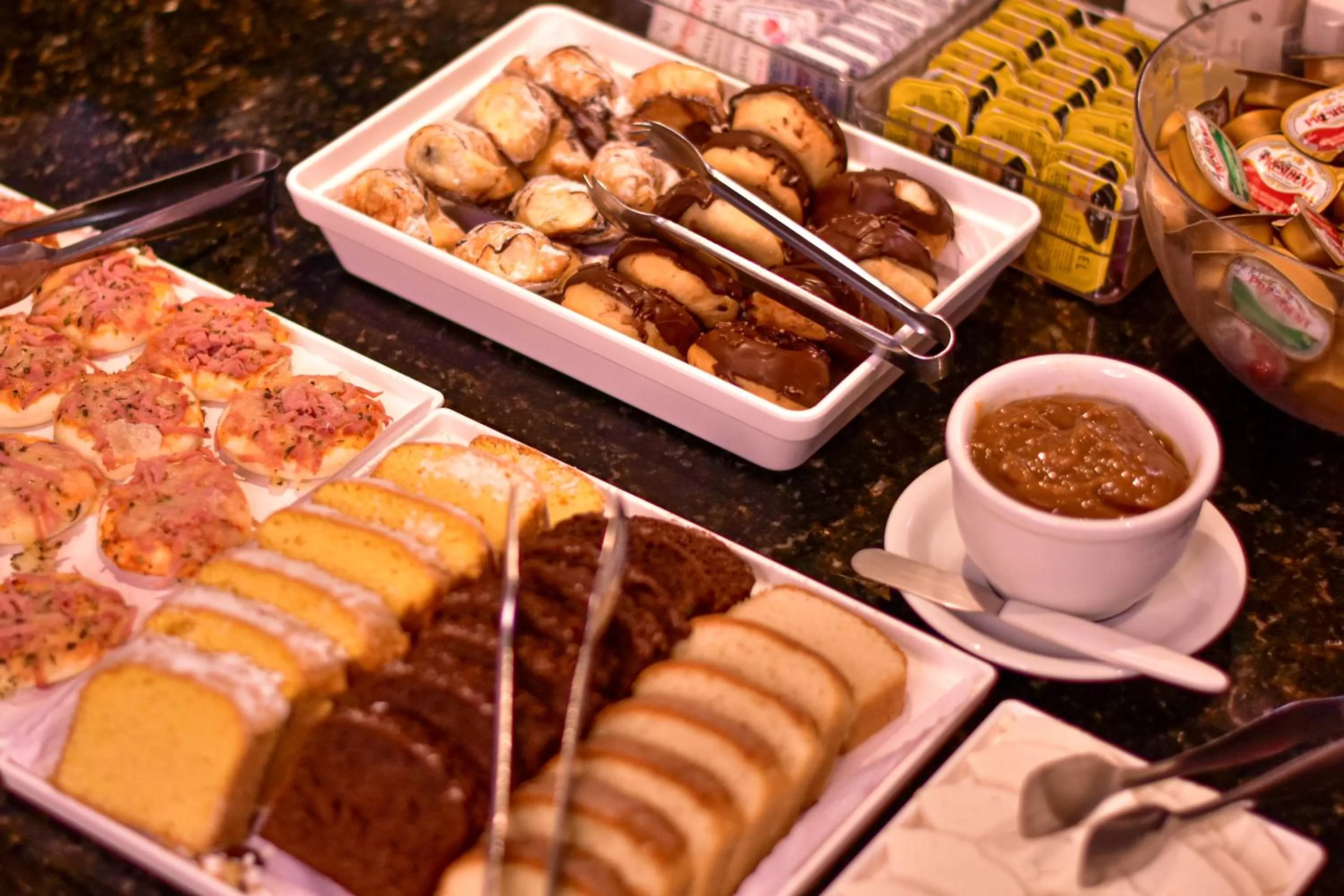 Food and drinks in Barigui Park Hotel