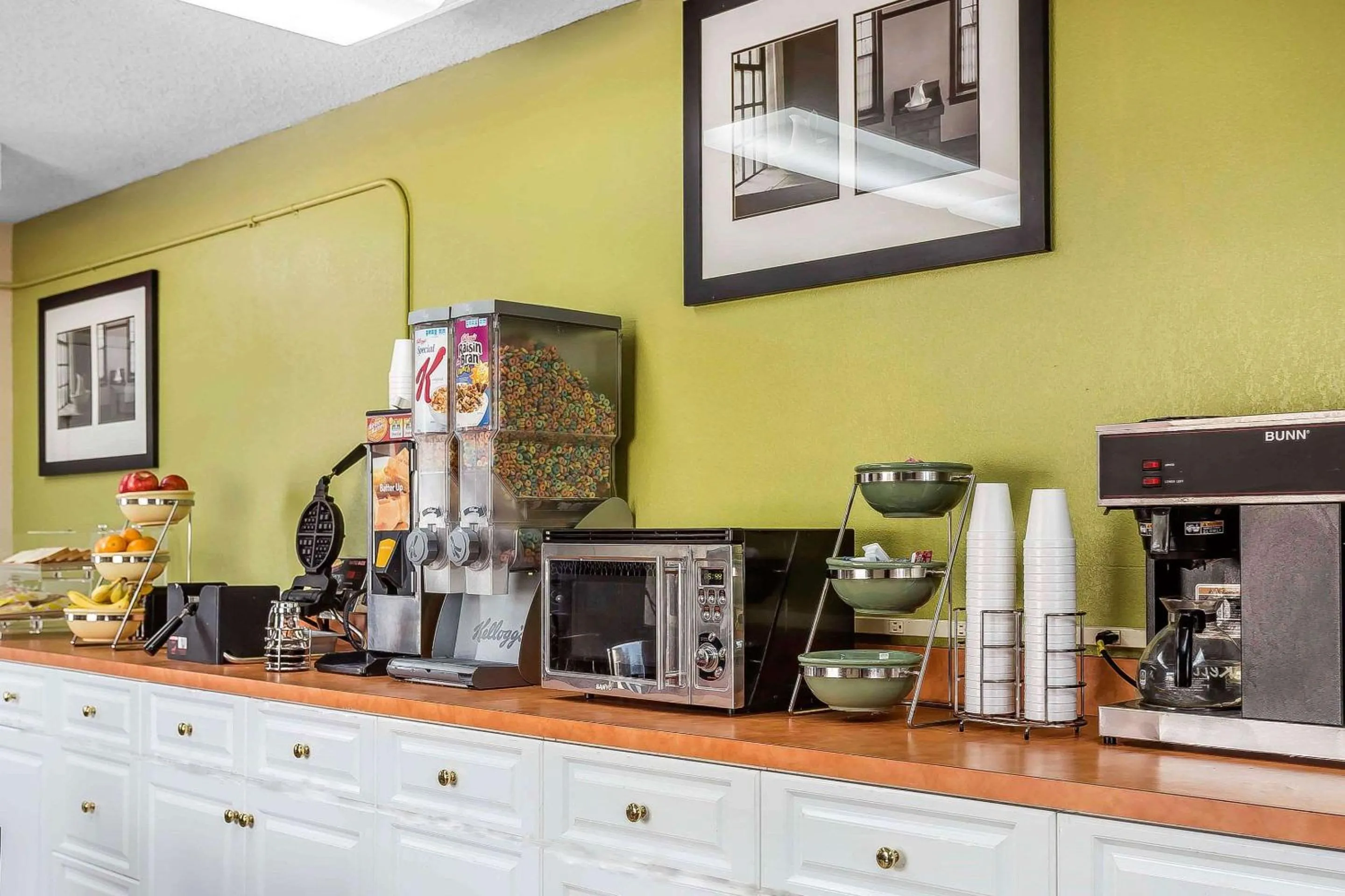 Restaurant/places to eat in Rodeway Inn Augusta South