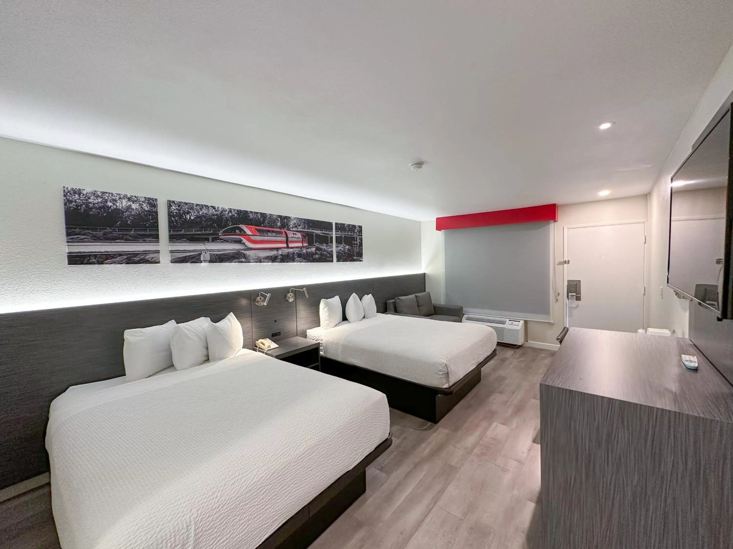 Photo of the whole room, Bed in Ramada by Wyndham Anaheim Convention Center